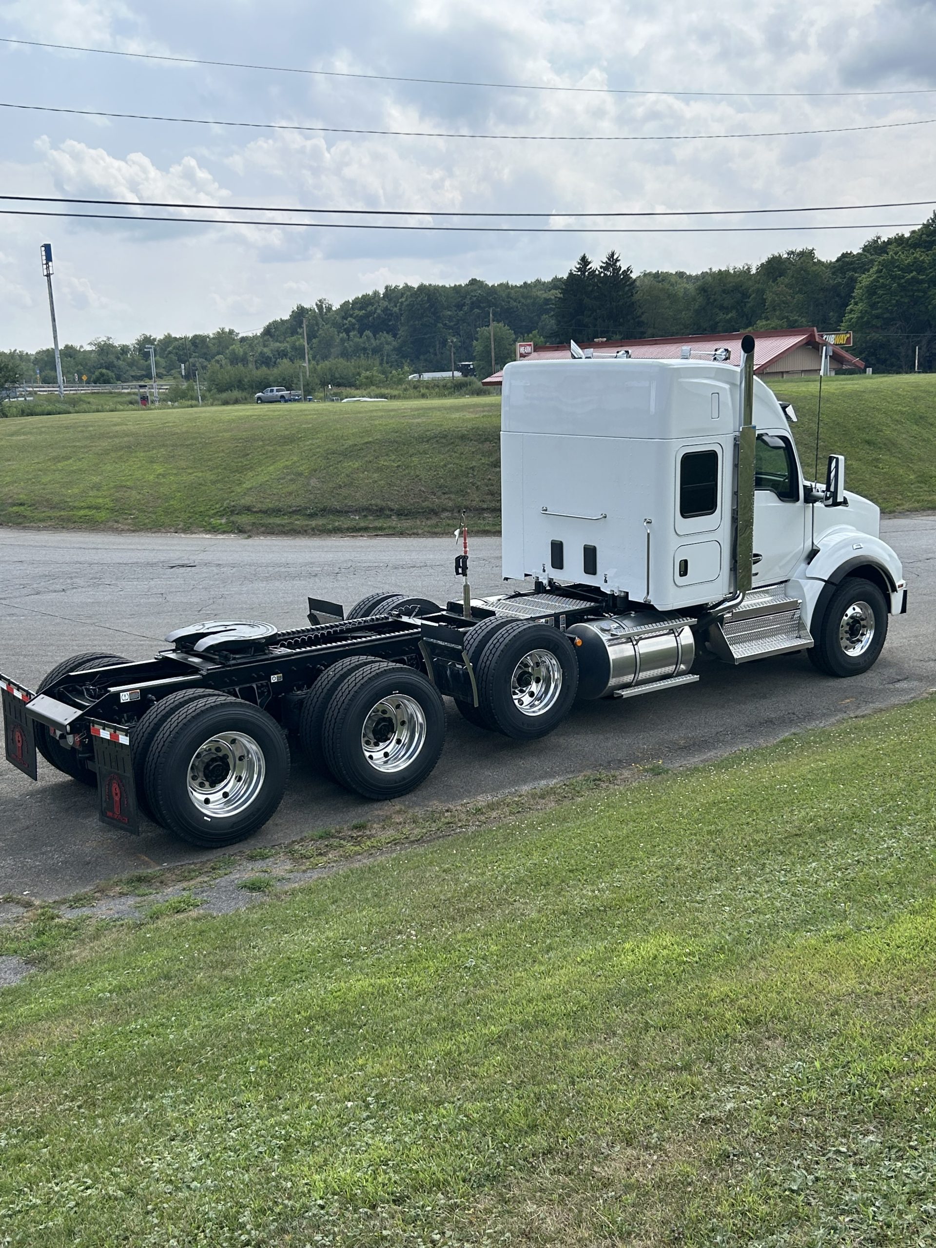 2025 KENWORTH T880 - image 3 of 6