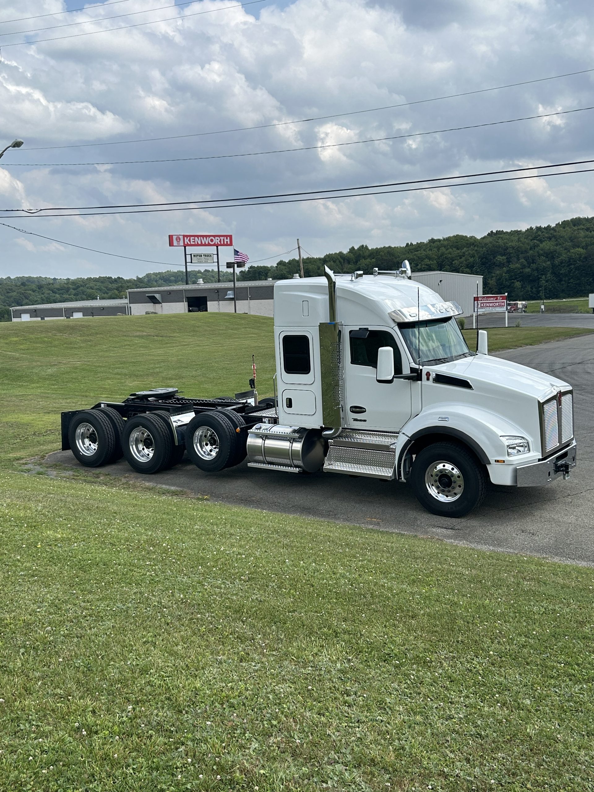 2025 KENWORTH T880 - image 4 of 6