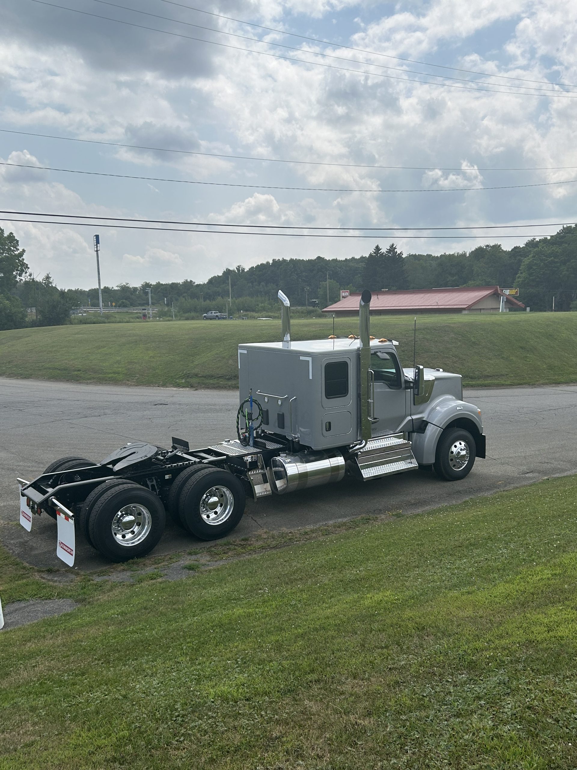 2025 KENWORTH W990 - image 3 of 5