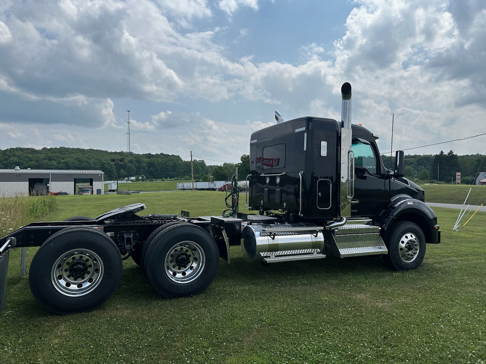 2025 KENWORTH T880 - image 5 of 6