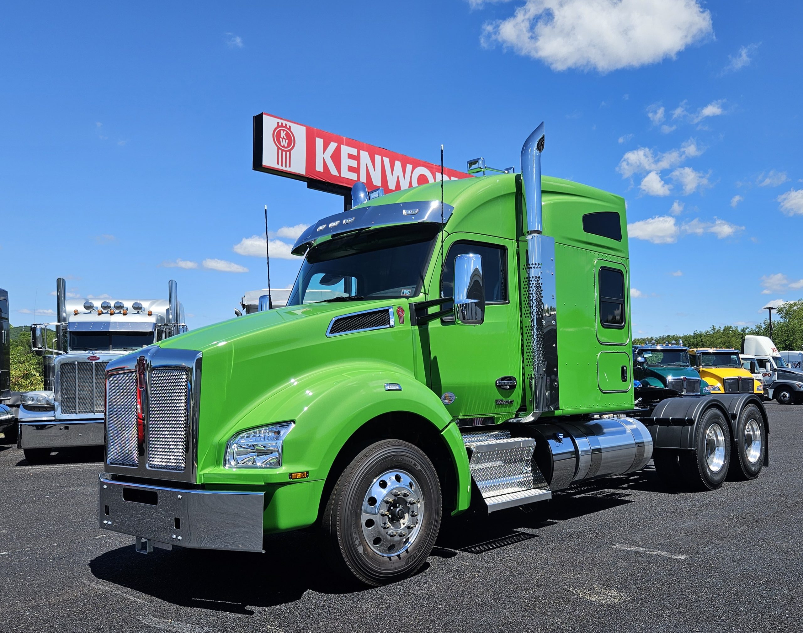 2024 KENWORTH T880 - image 1 of 6