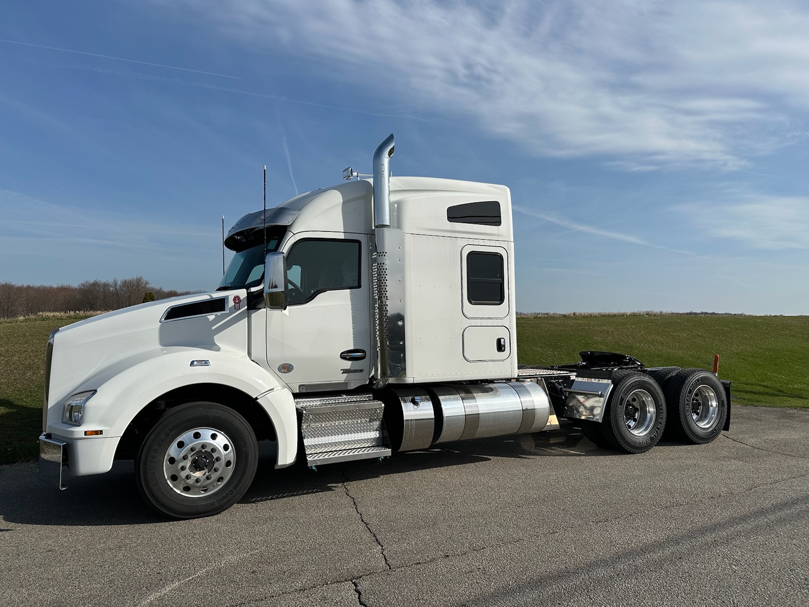 2024 KENWORTH T880 - image 2 of 6