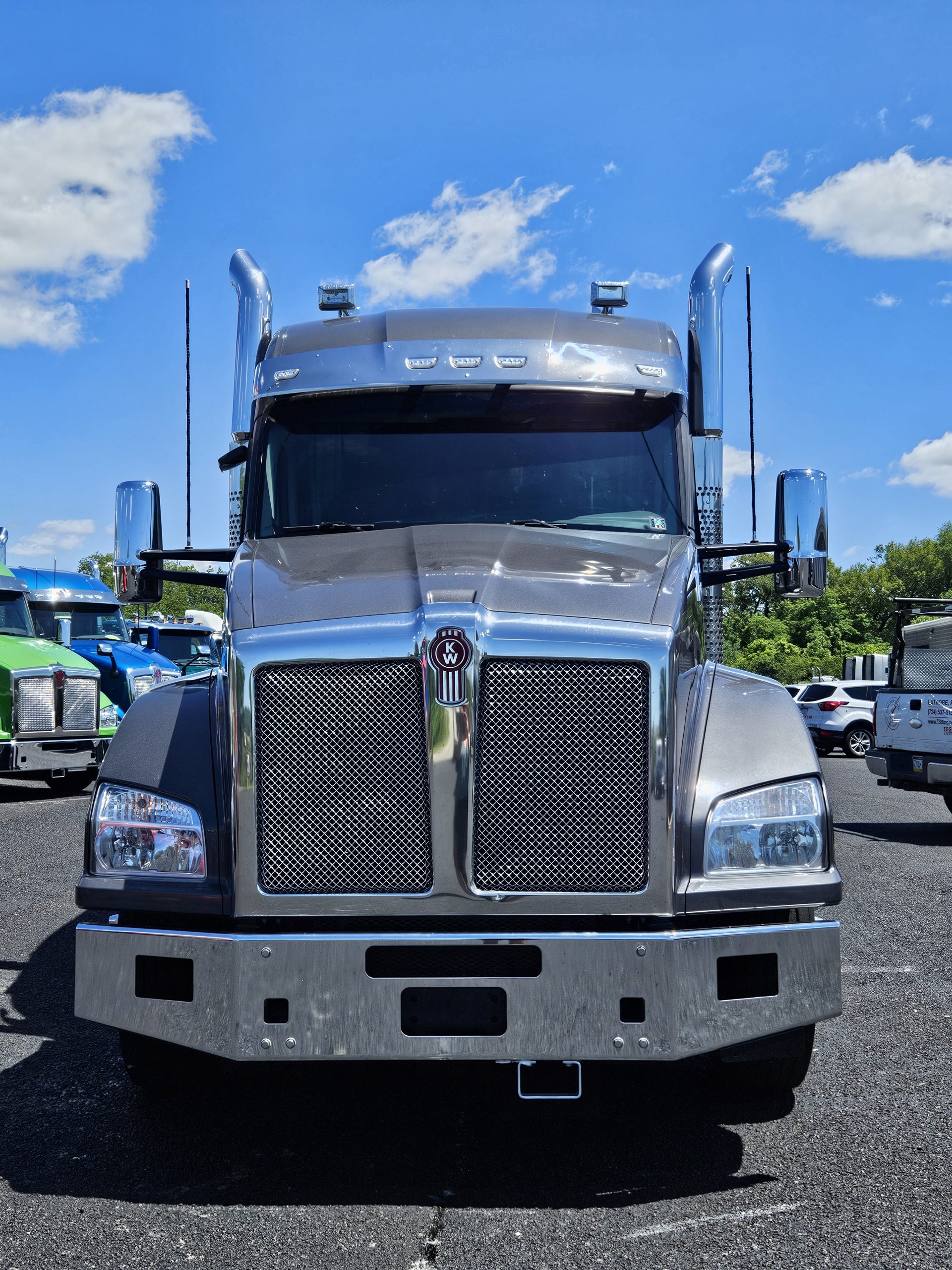 2022 KENWORTH T880 - image 2 of 6