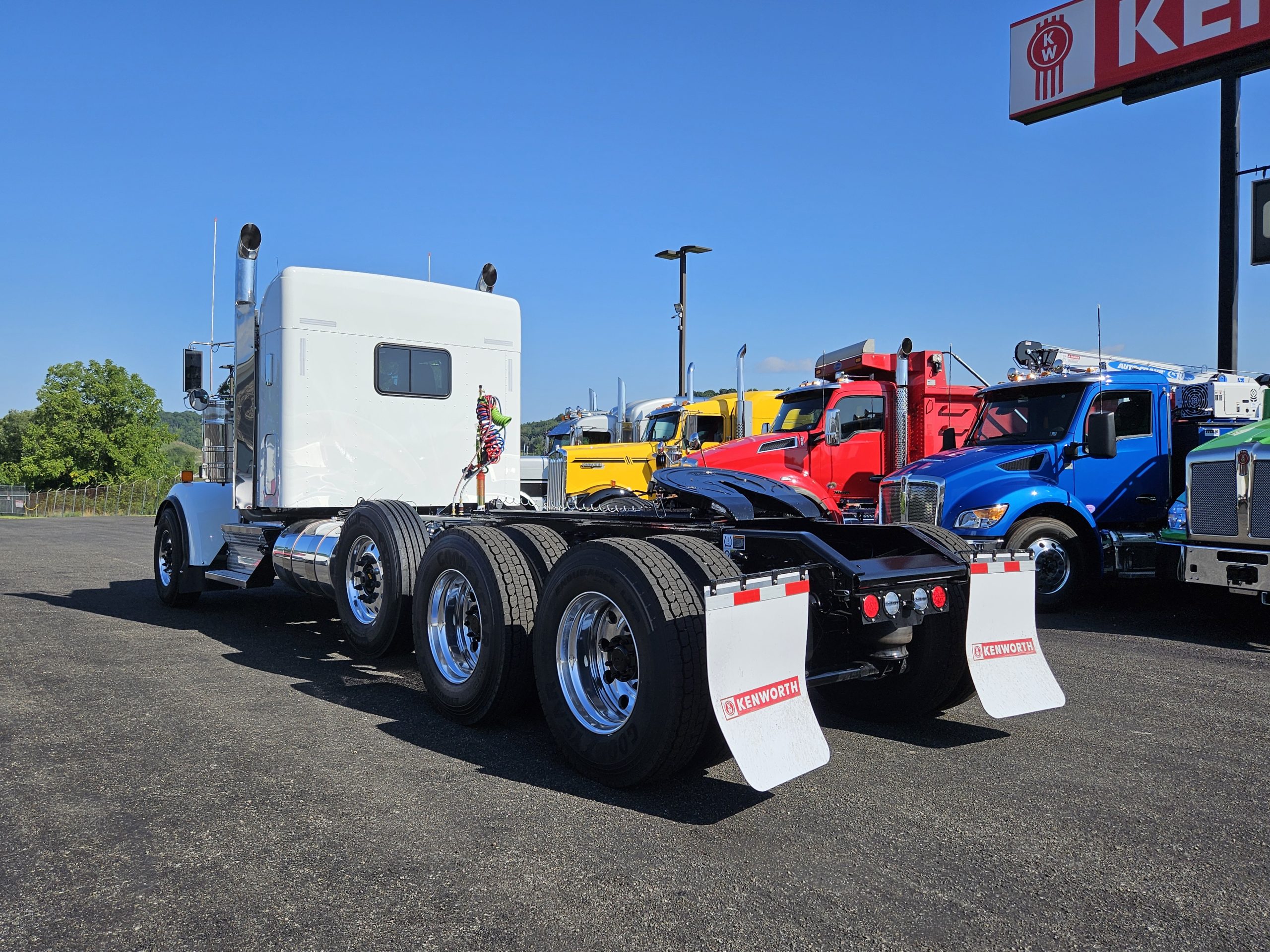 2025 KENWORTH W900 - image 6 of 6