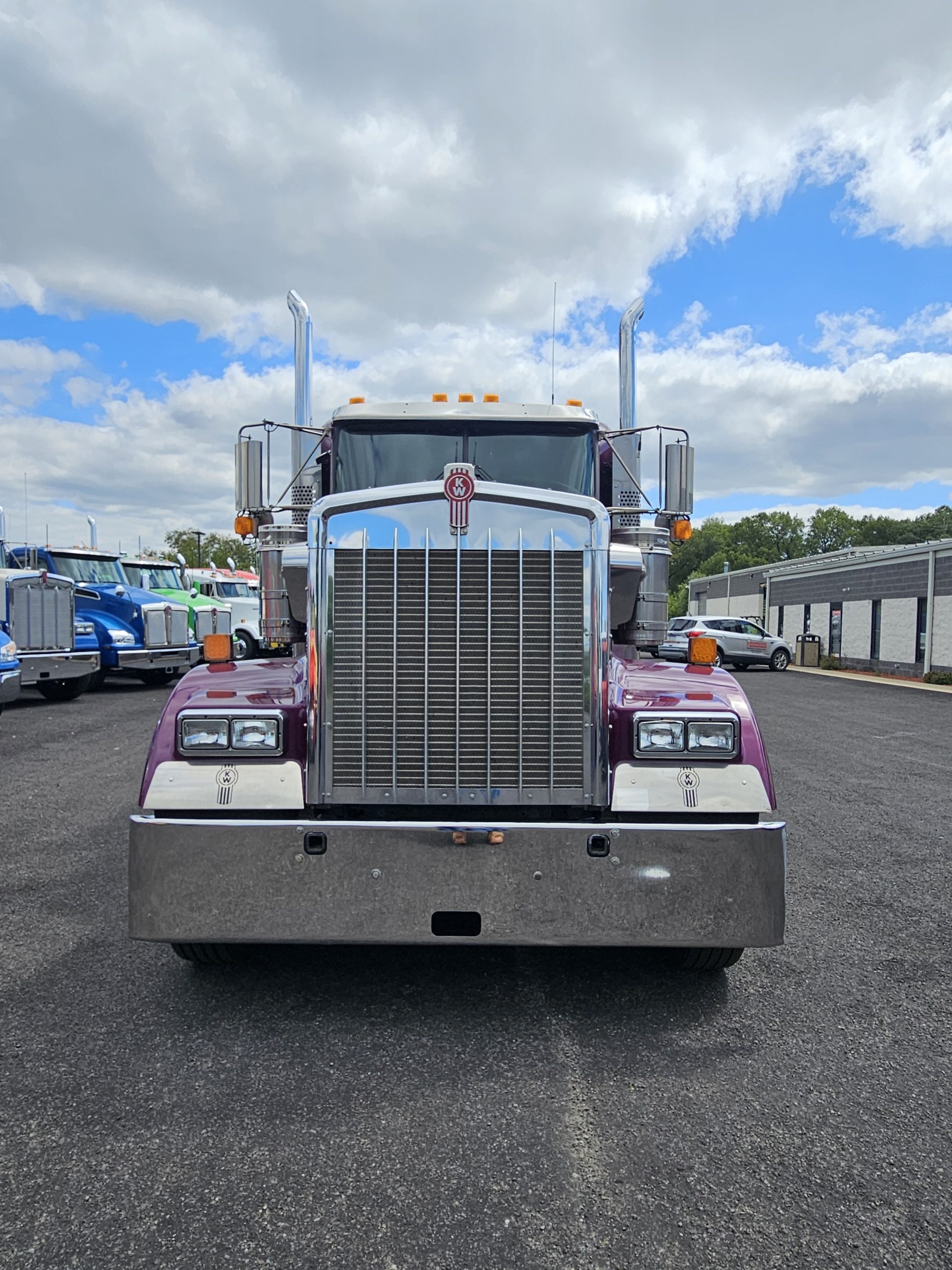 2020 KENWORTH W900L - image 2 of 6