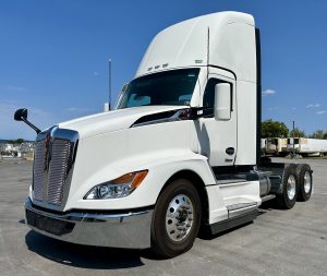 2025 KENWORTH T680 KC160763-01