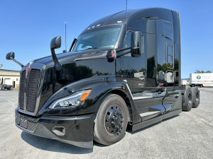 2024 KENWORTH T680 KC370515-01