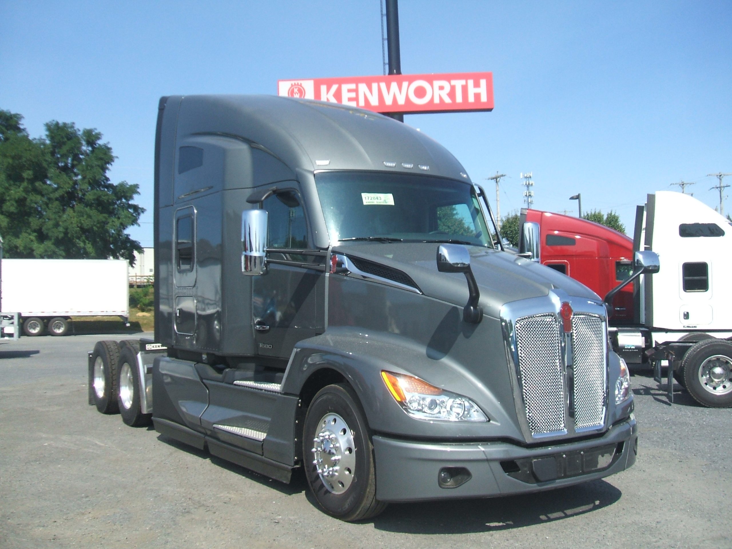 2025 KENWORTH T680 - image 3 of 6