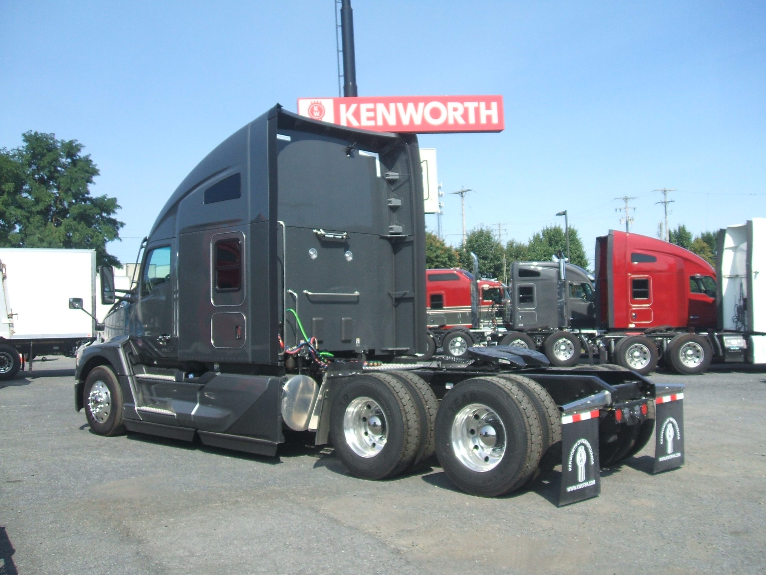 2025 KENWORTH T680 - image 6 of 6