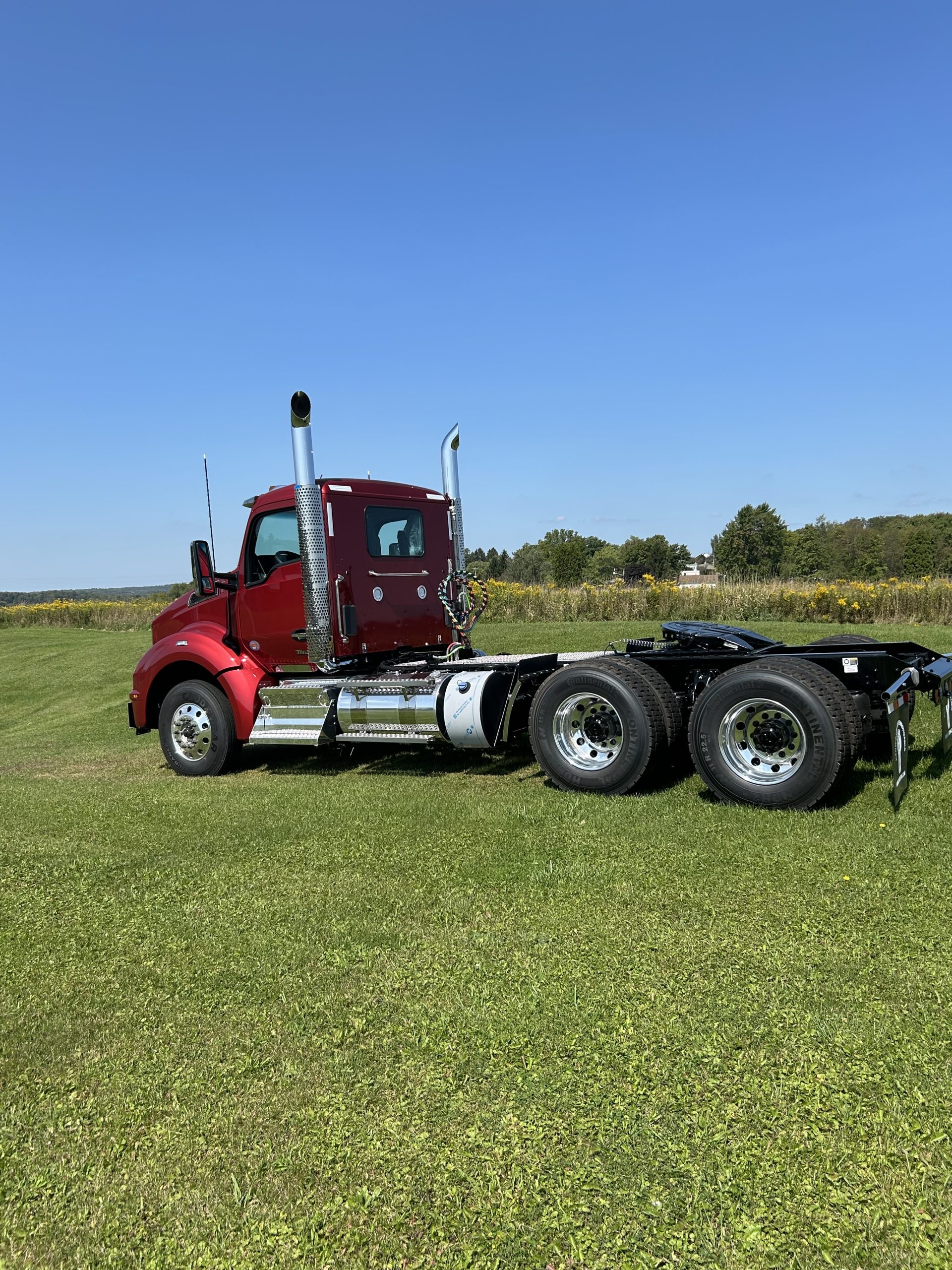 2025 KENWORTH T880 - image 2 of 6