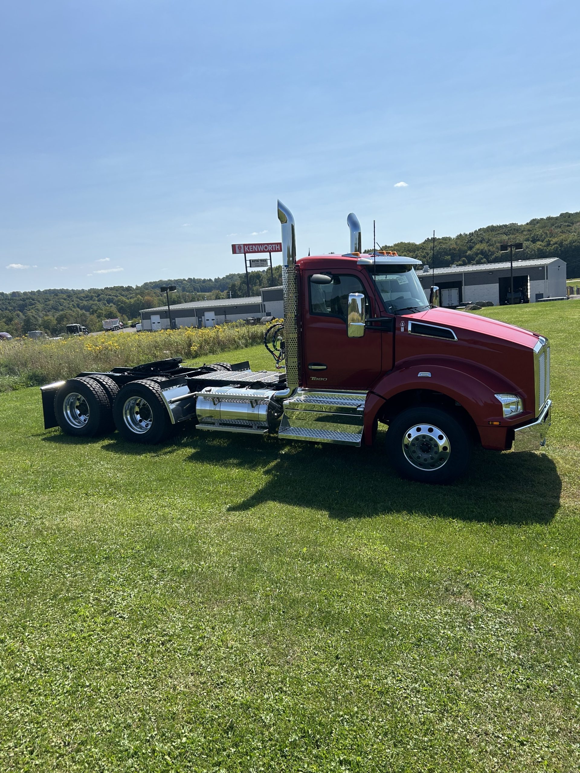 2025 KENWORTH T880 - image 4 of 6