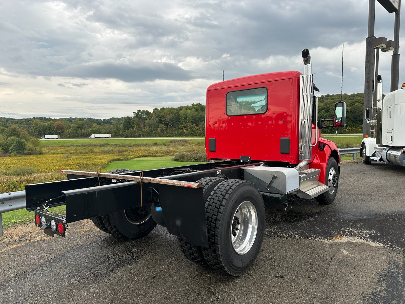 2025 KENWORTH T280 - image 3 of 5