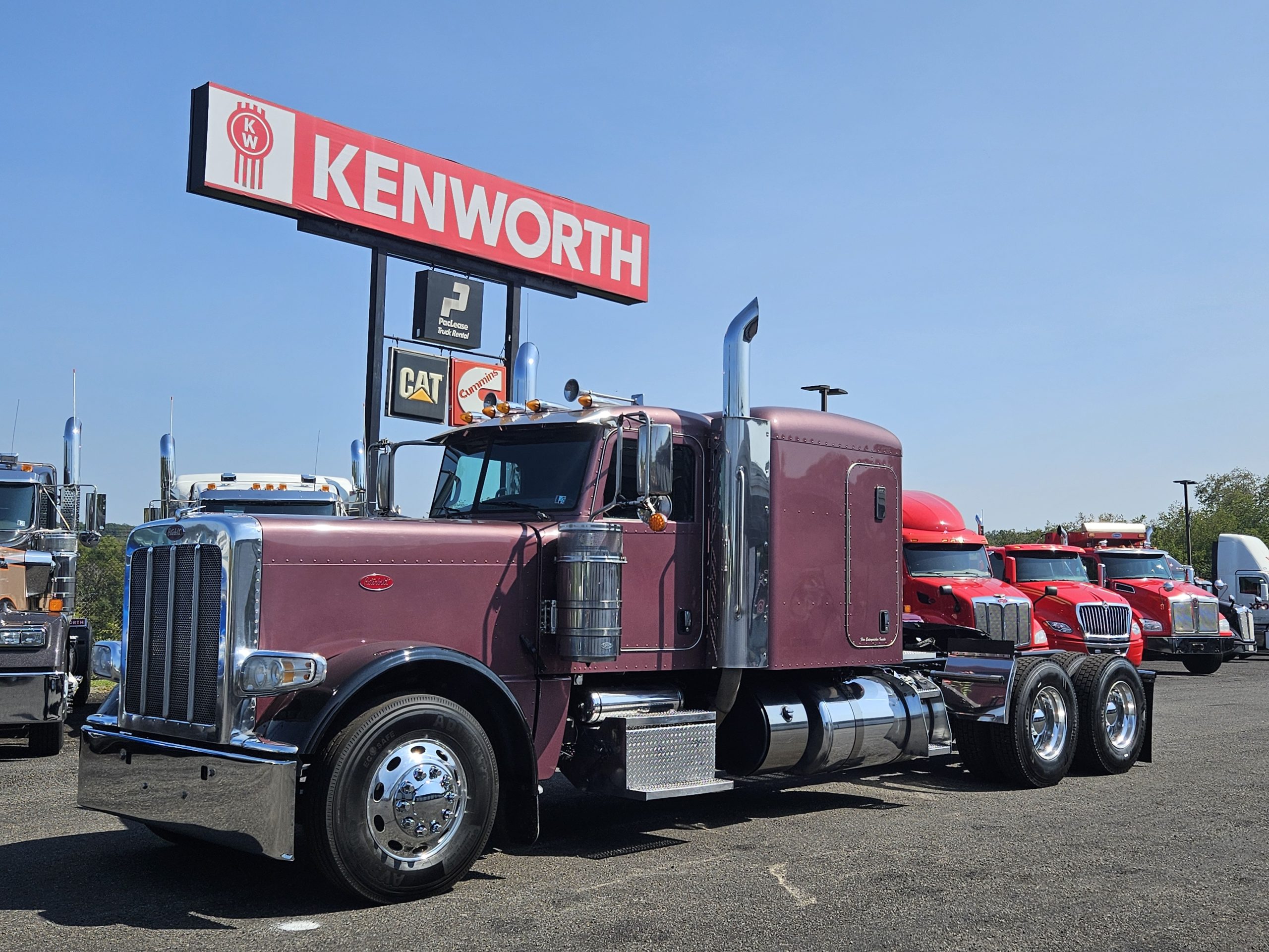 2020 PETERBILT 389 - image 1 of 6