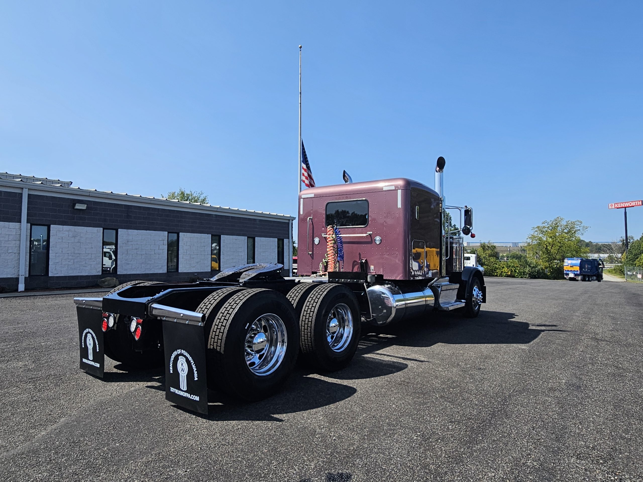 2020 PETERBILT 389 - image 3 of 6