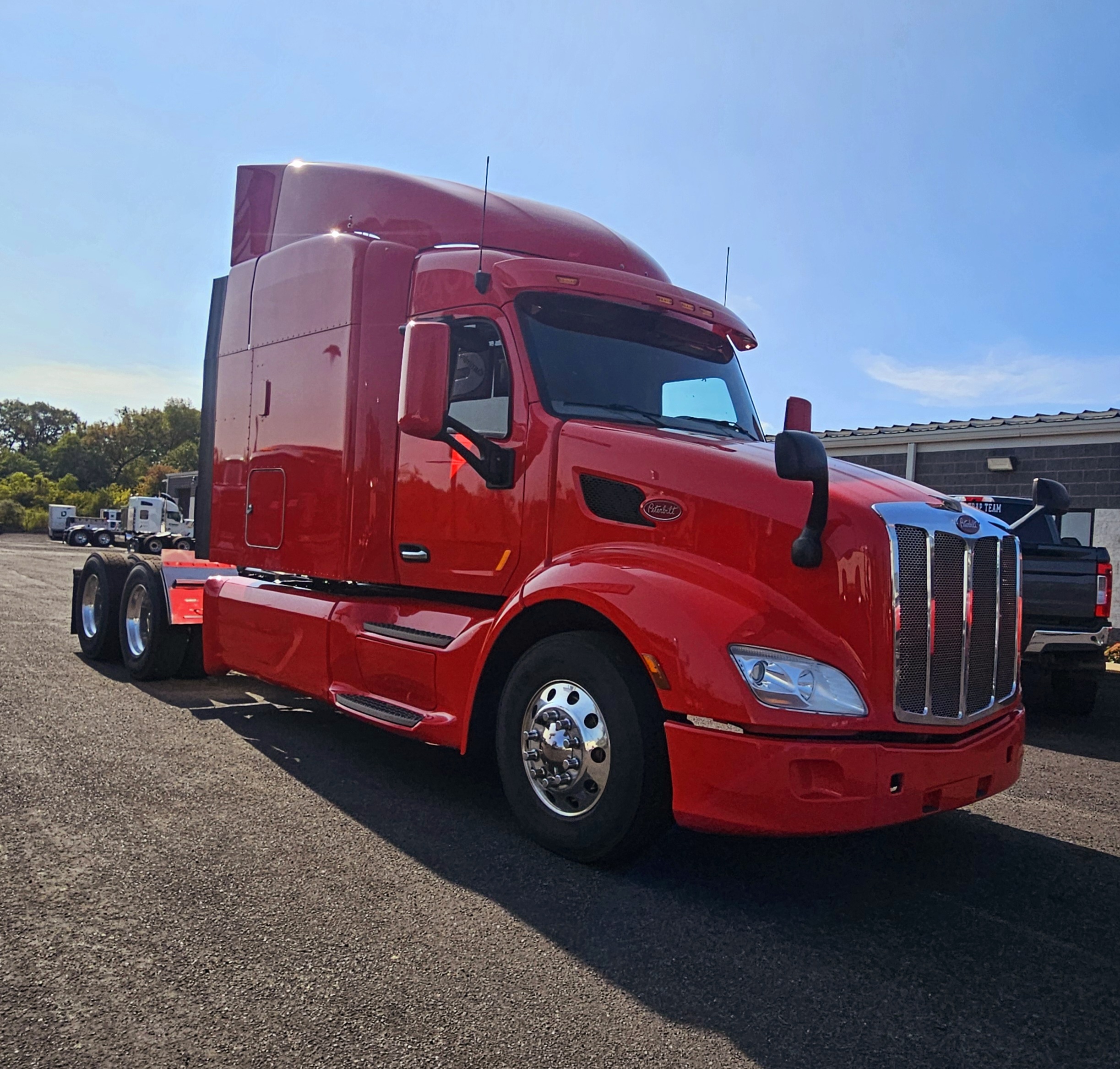 2020 PETERBILT 579 - image 2 of 6