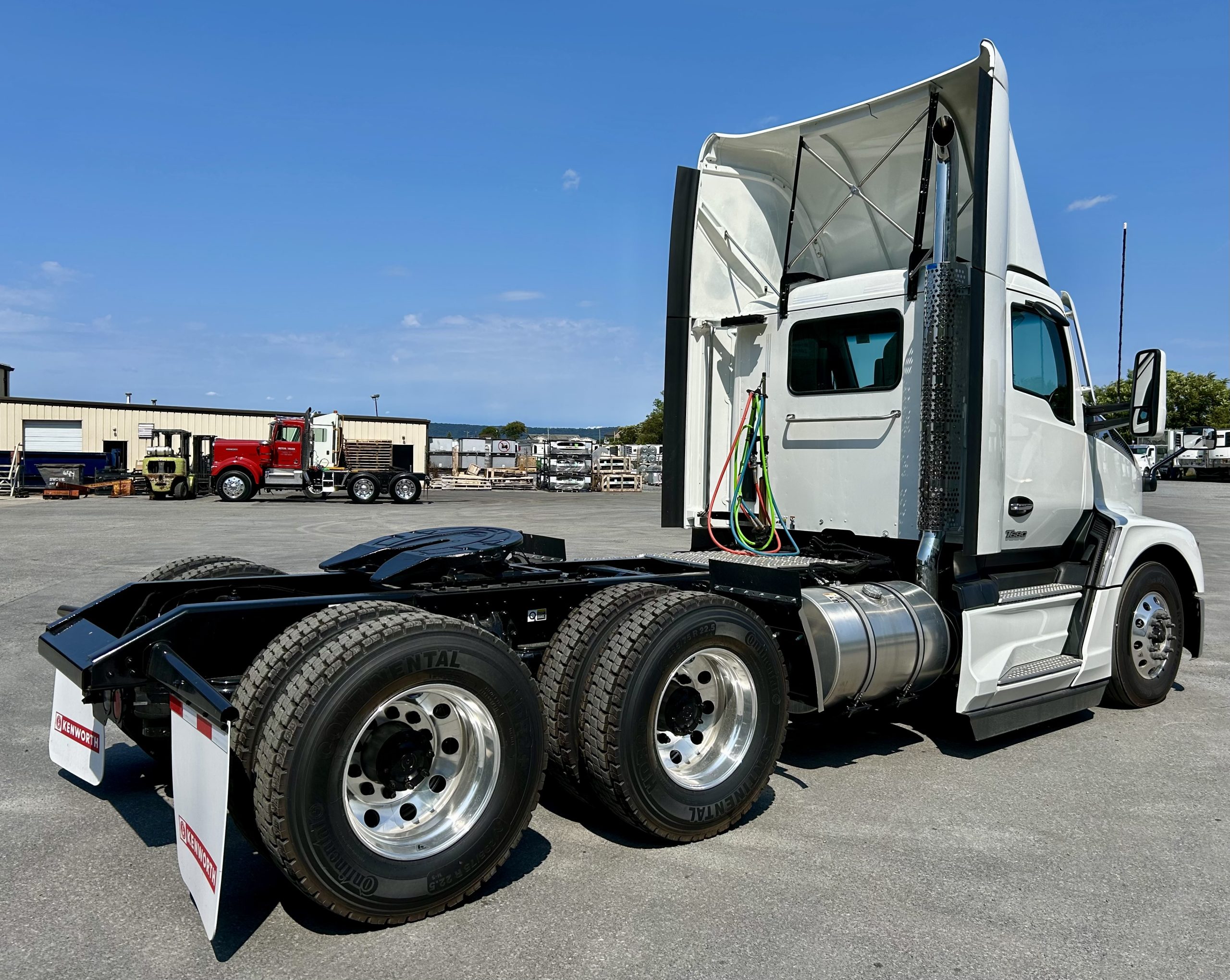 2025 KENWORTH T680 - image 5 of 6