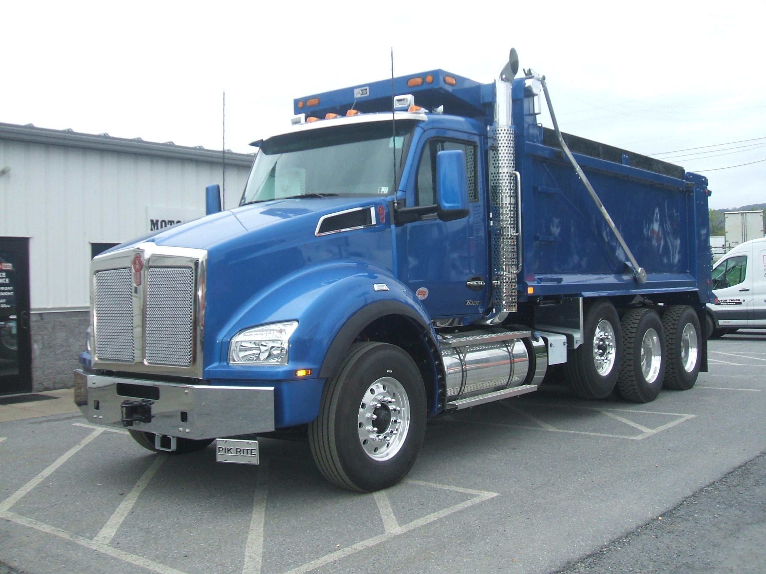 2025 KENWORTH T880 - image 1 of 6