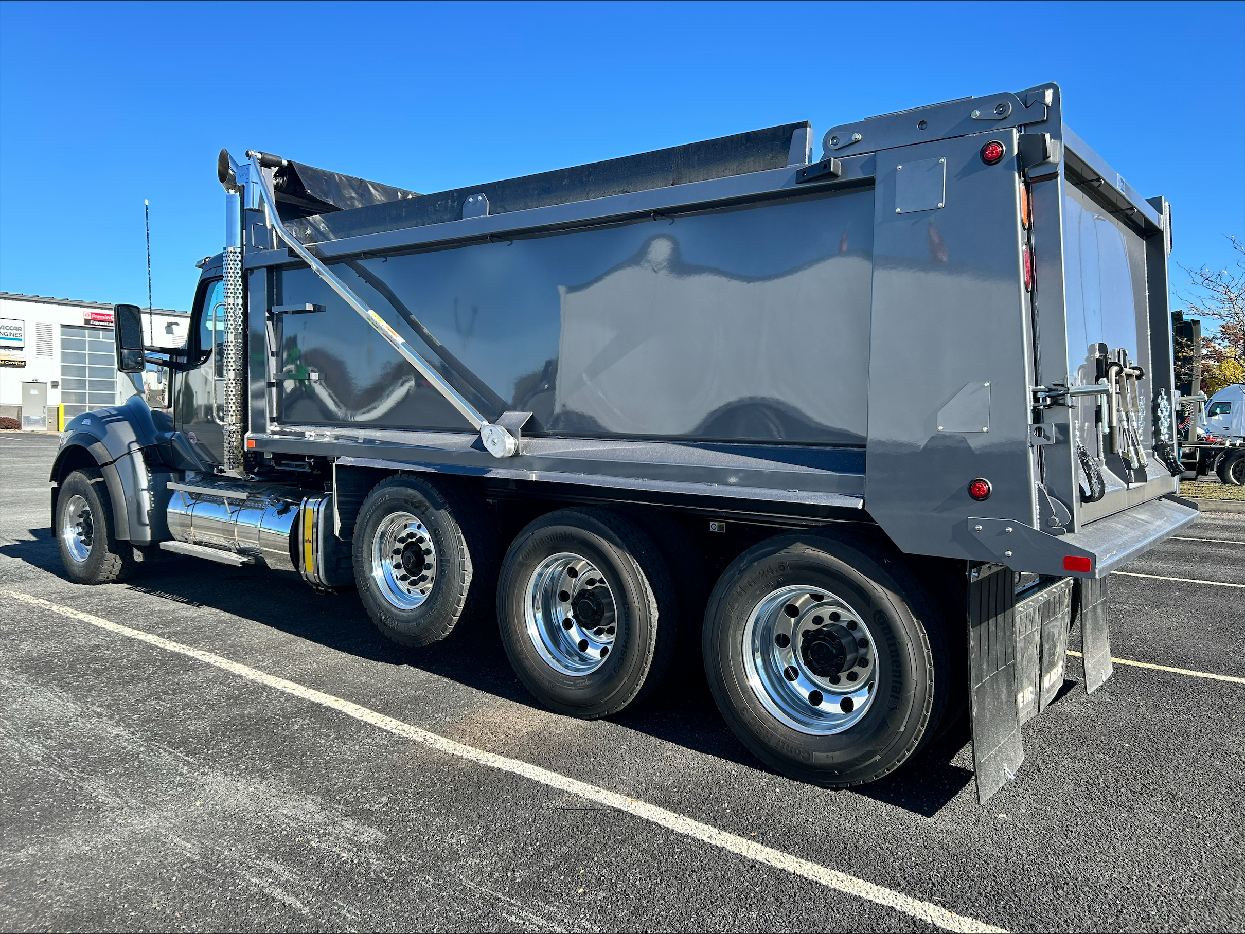 2025 KENWORTH W990 - image 2 of 4