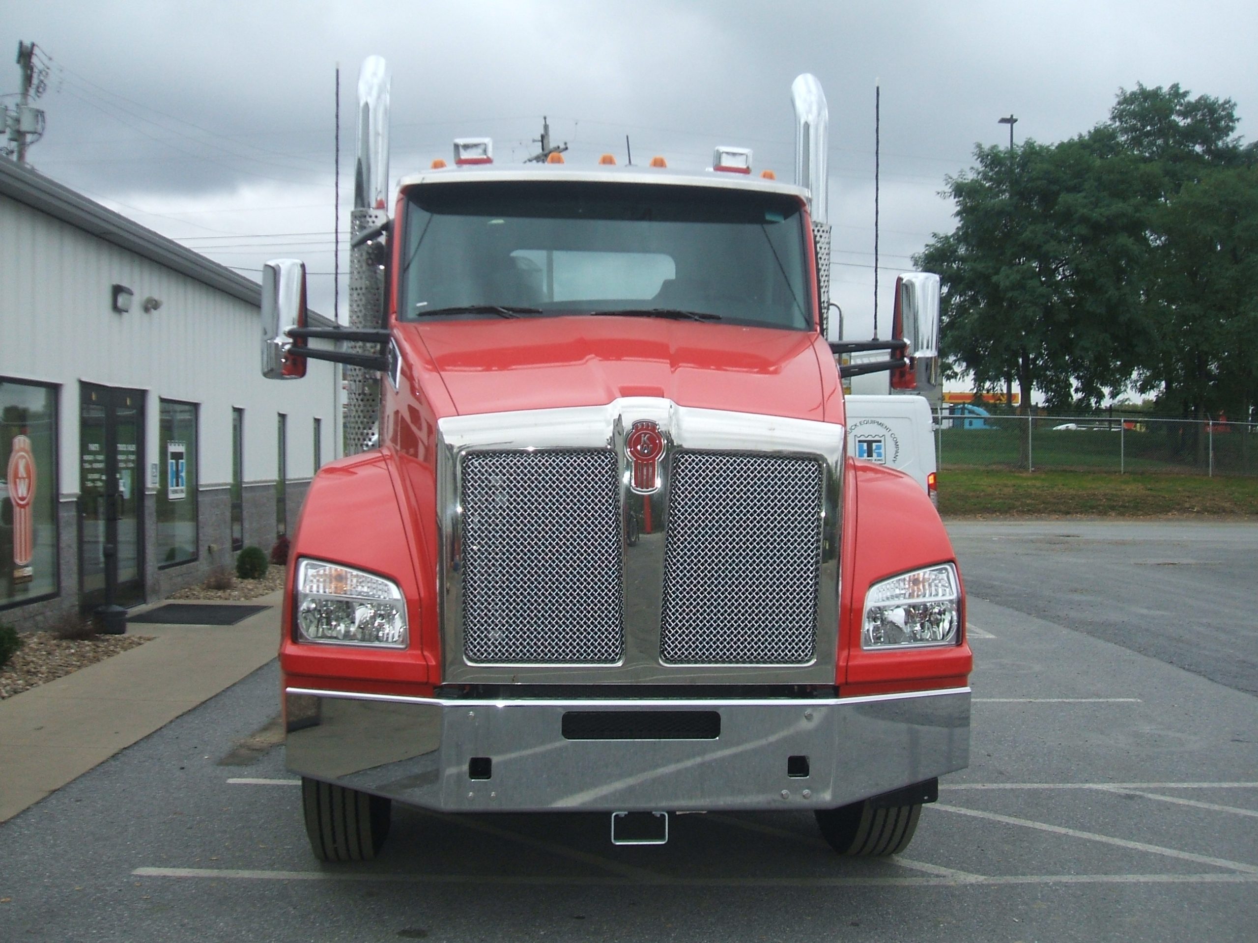 2025 KENWORTH T880 - image 2 of 6