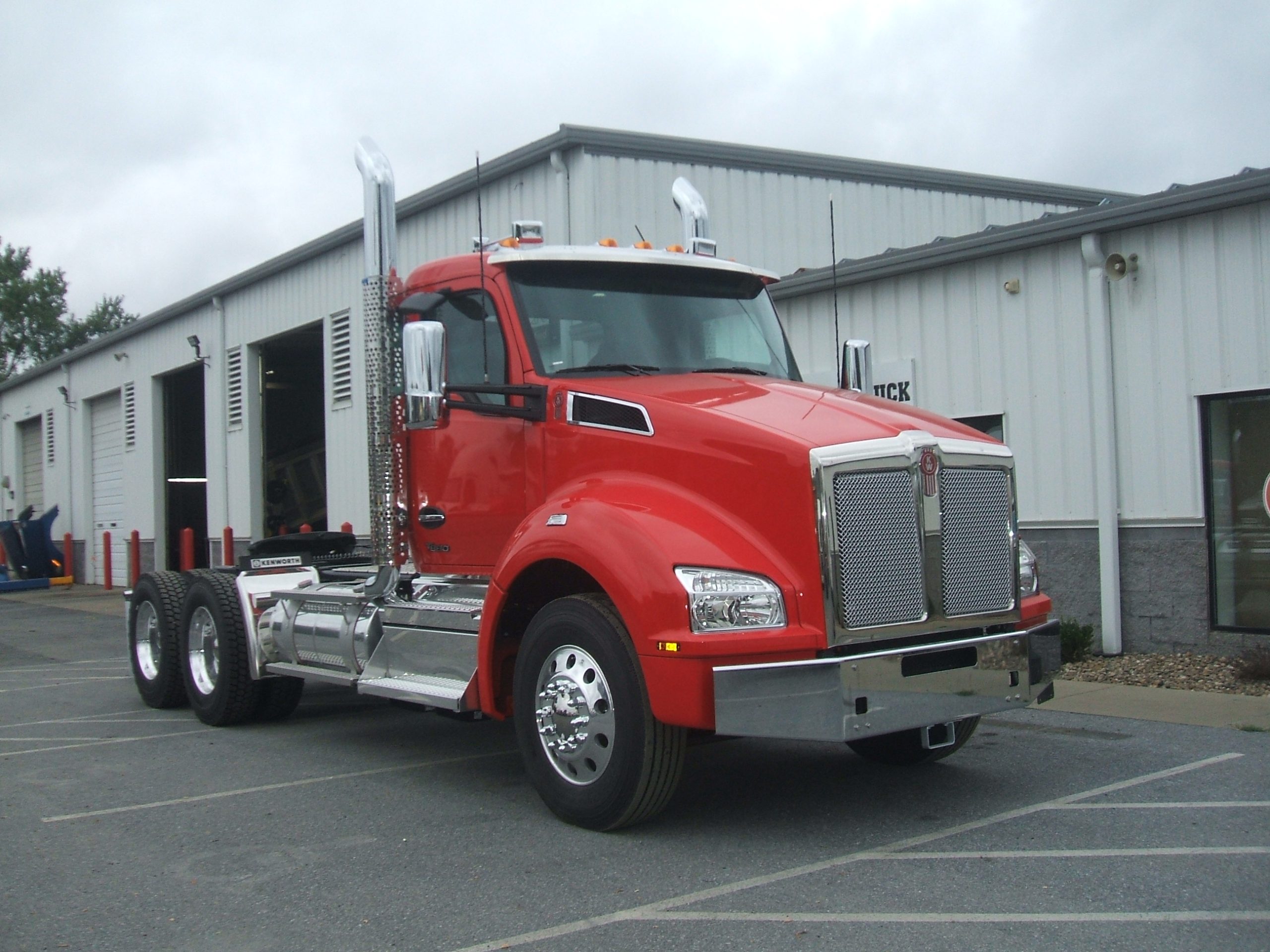 2025 KENWORTH T880 - image 3 of 6