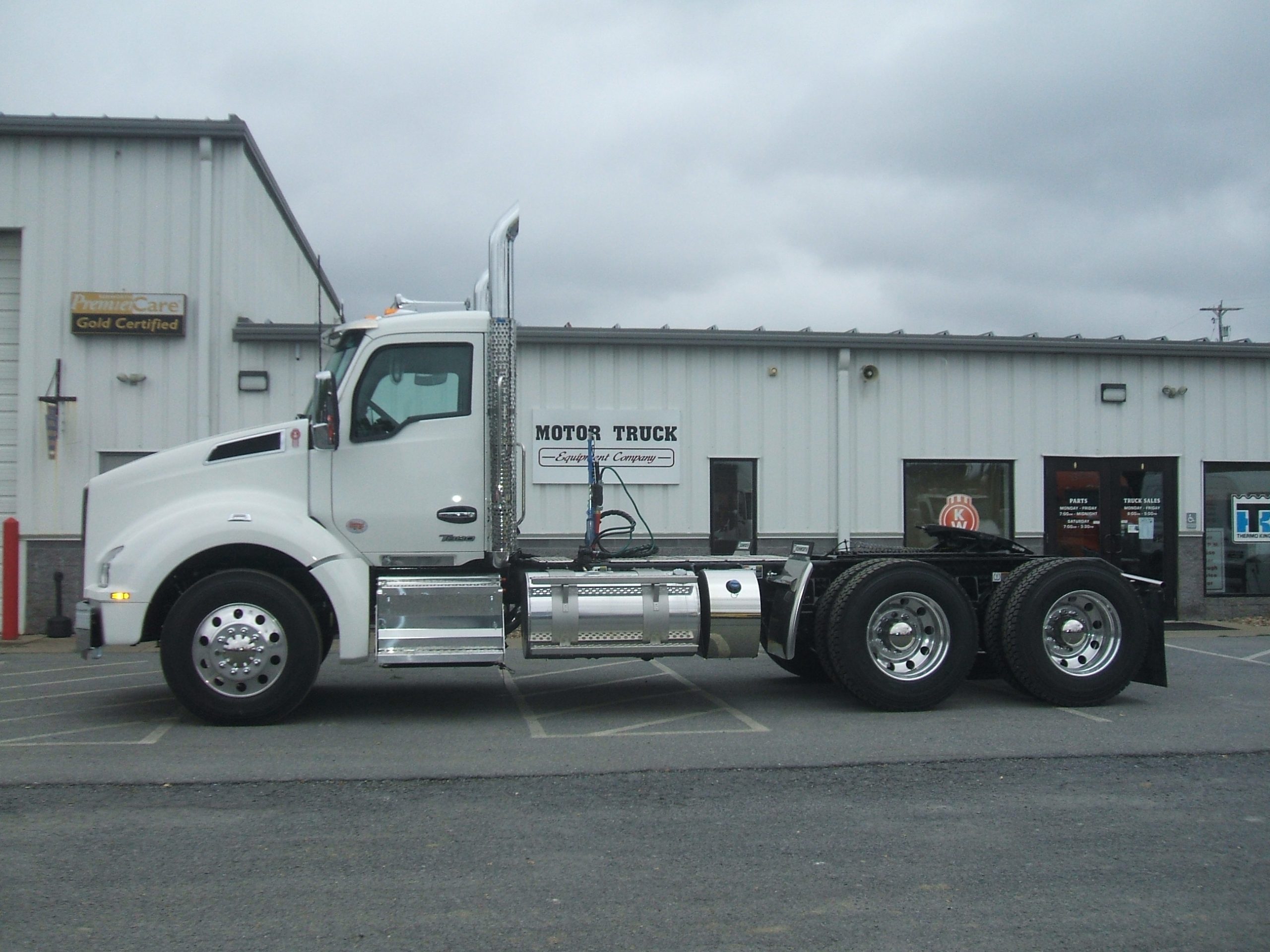 2025 KENWORTH T880 - image 4 of 6