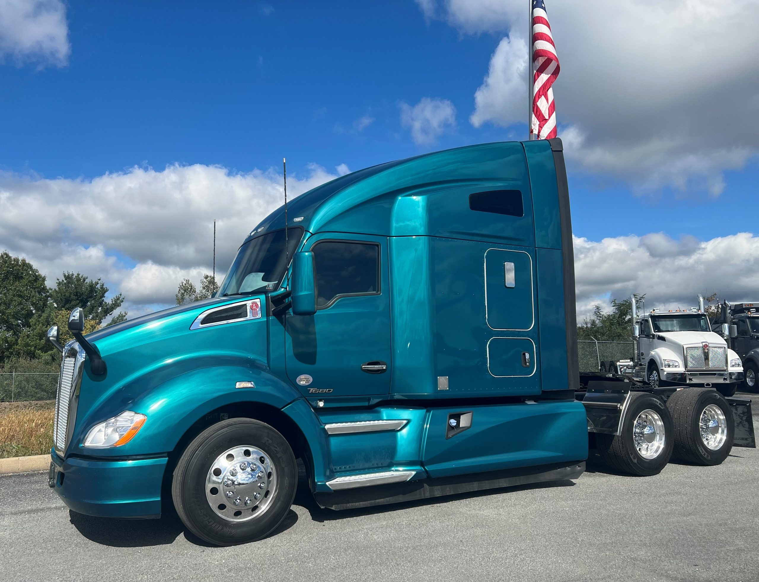 2020 KENWORTH T680 - image 1 of 6