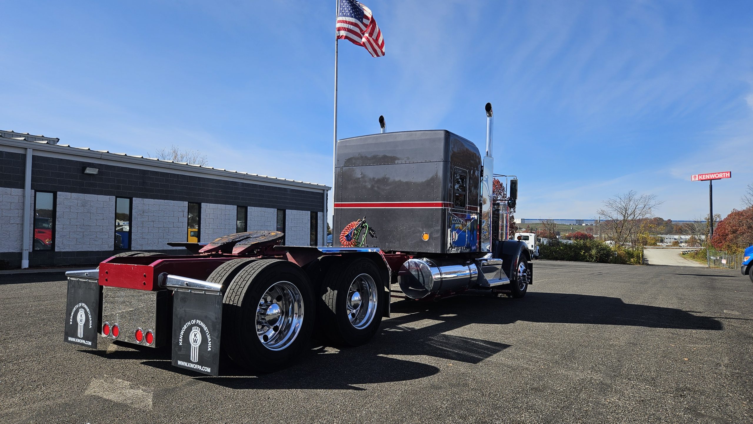 2021 KENWORTH W900L - image 4 of 6