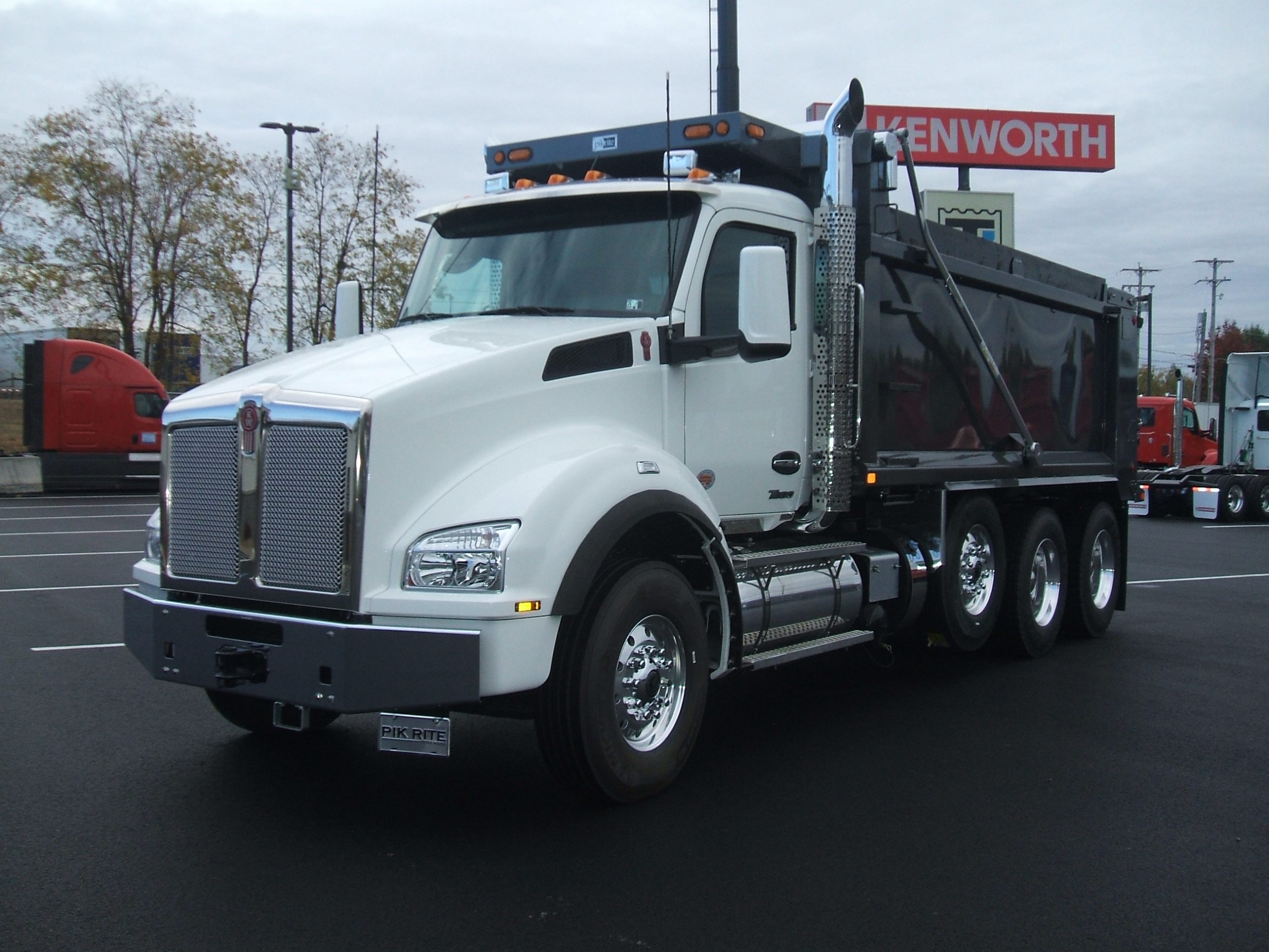 2025 KENWORTH T880 - image 1 of 6