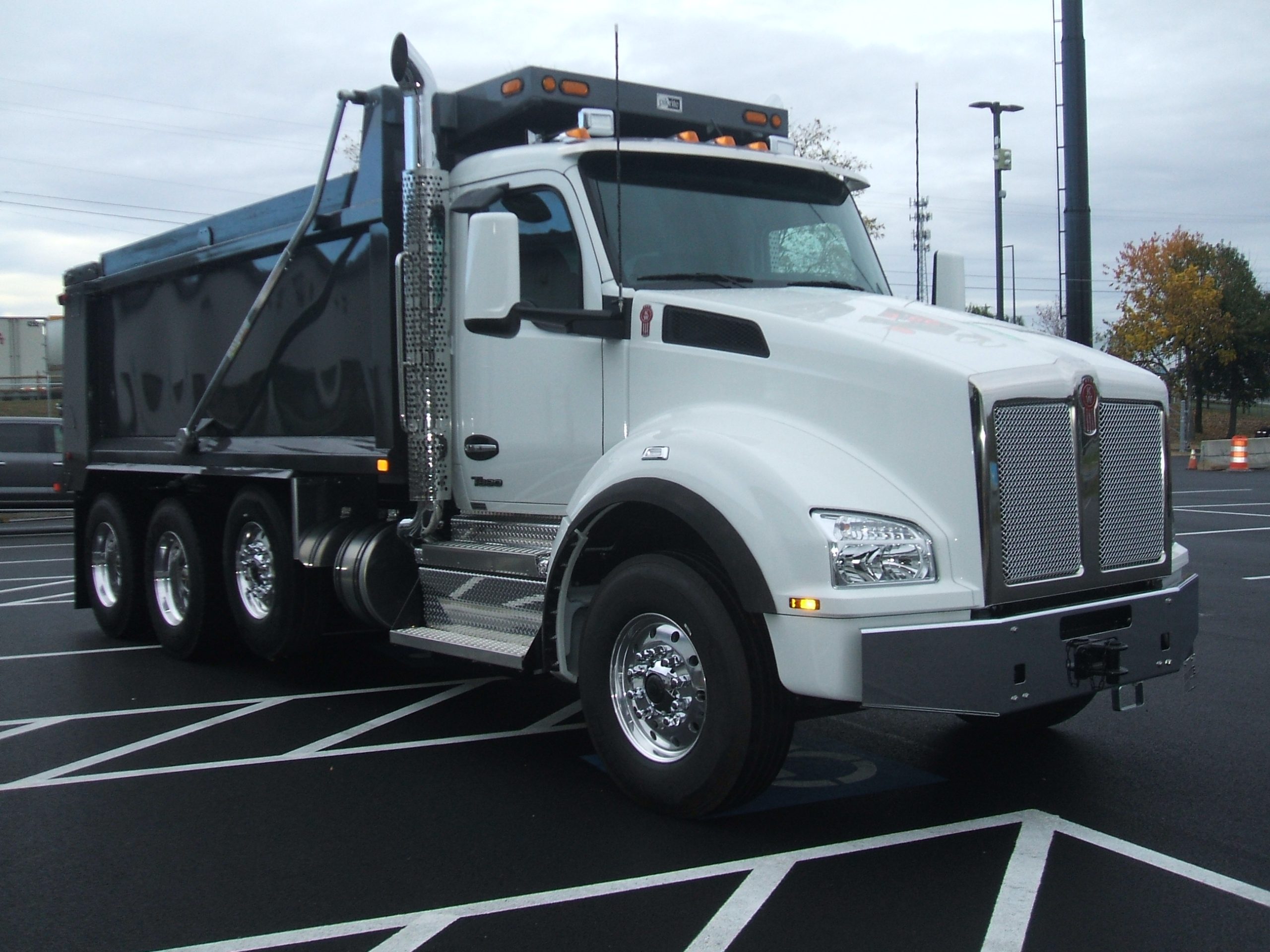 2025 KENWORTH T880 - image 3 of 6