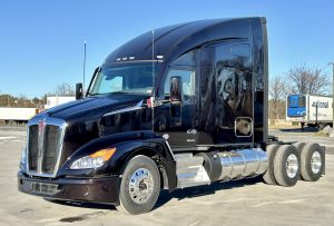 2025 KENWORTH T680 KC172542-01