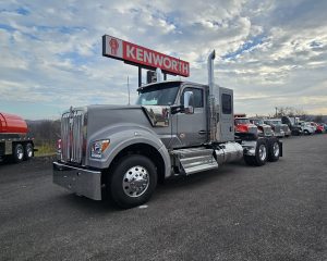 2025 KENWORTH W990 KV132279-01