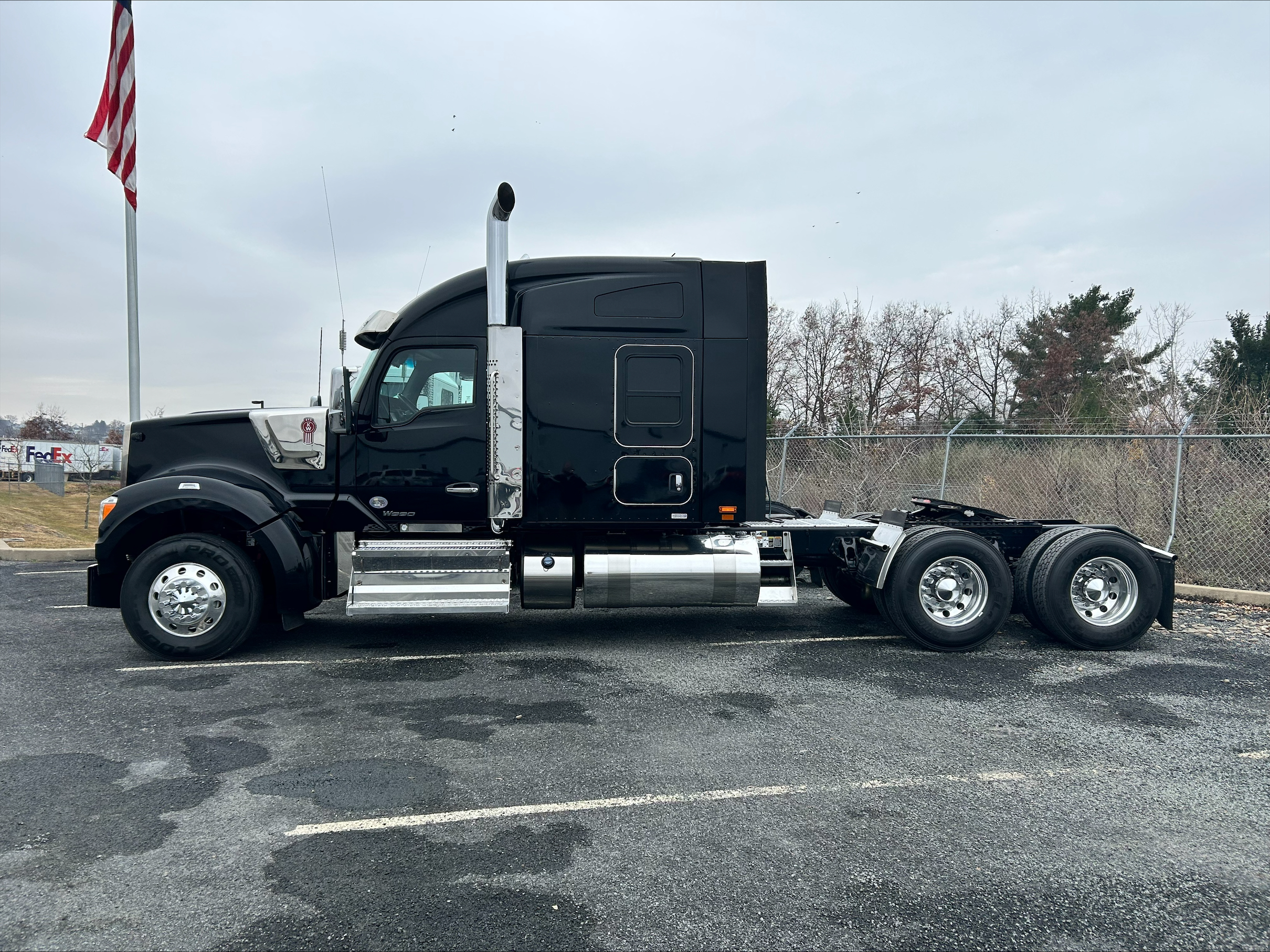 2020 KENWORTH W990 - image 1 of 6