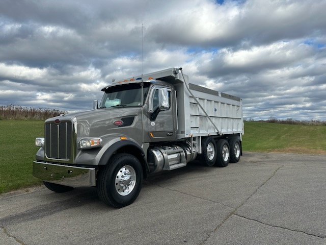 2019 PETERBILT 567 - image 1 of 6