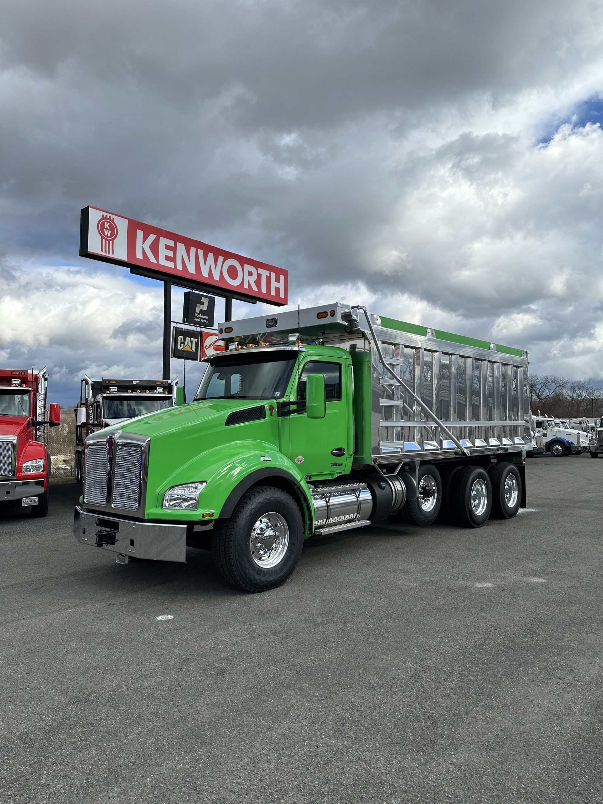 2025 KENWORTH T880 - image 1 of 6