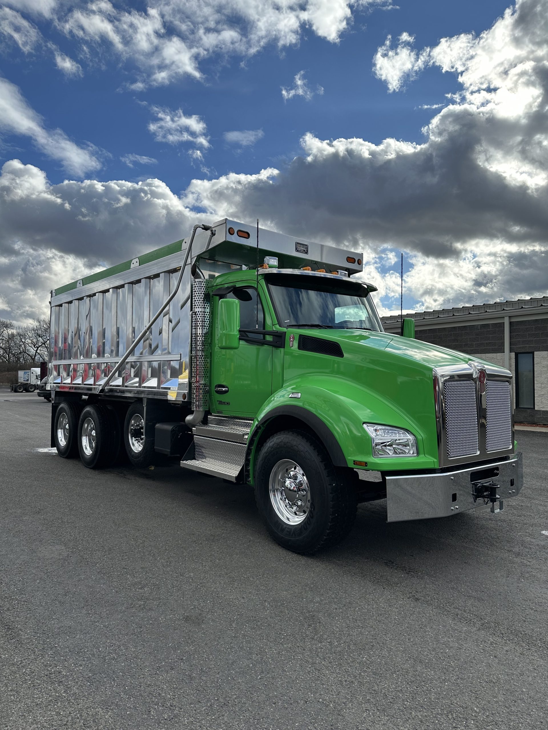 2025 KENWORTH T880 - image 3 of 6