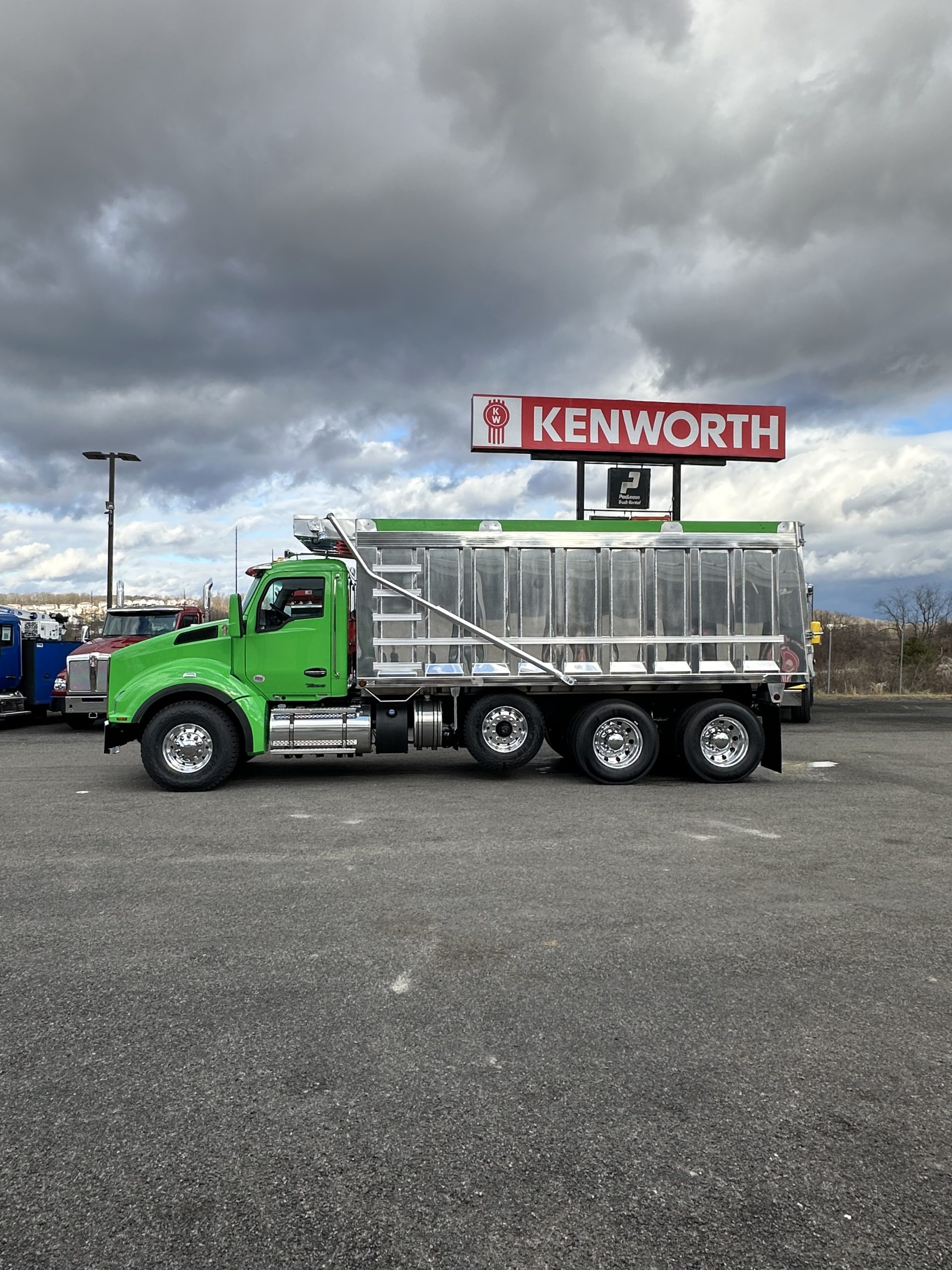 2025 KENWORTH T880 - image 4 of 6