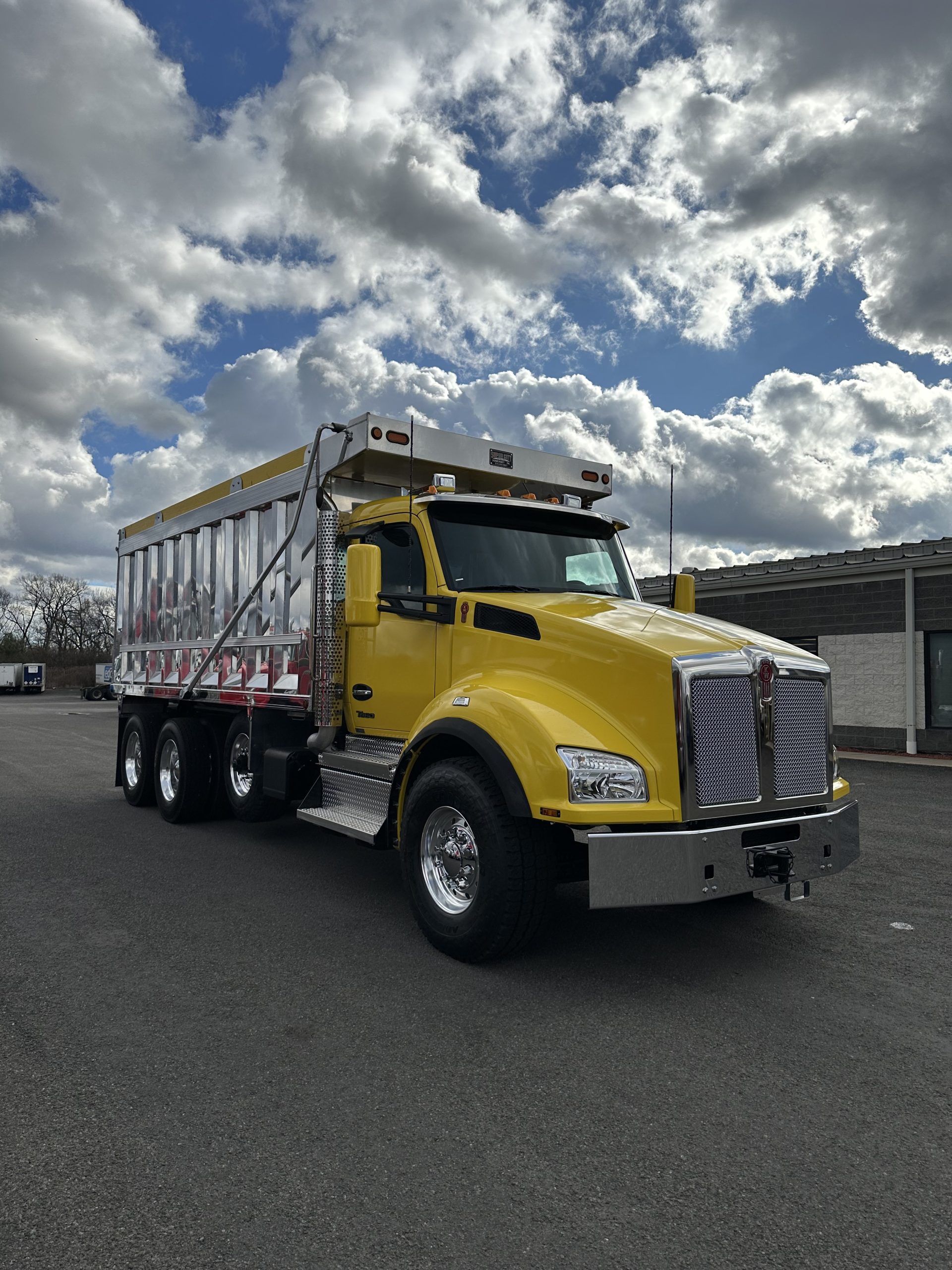 2025 KENWORTH T880 - image 3 of 6