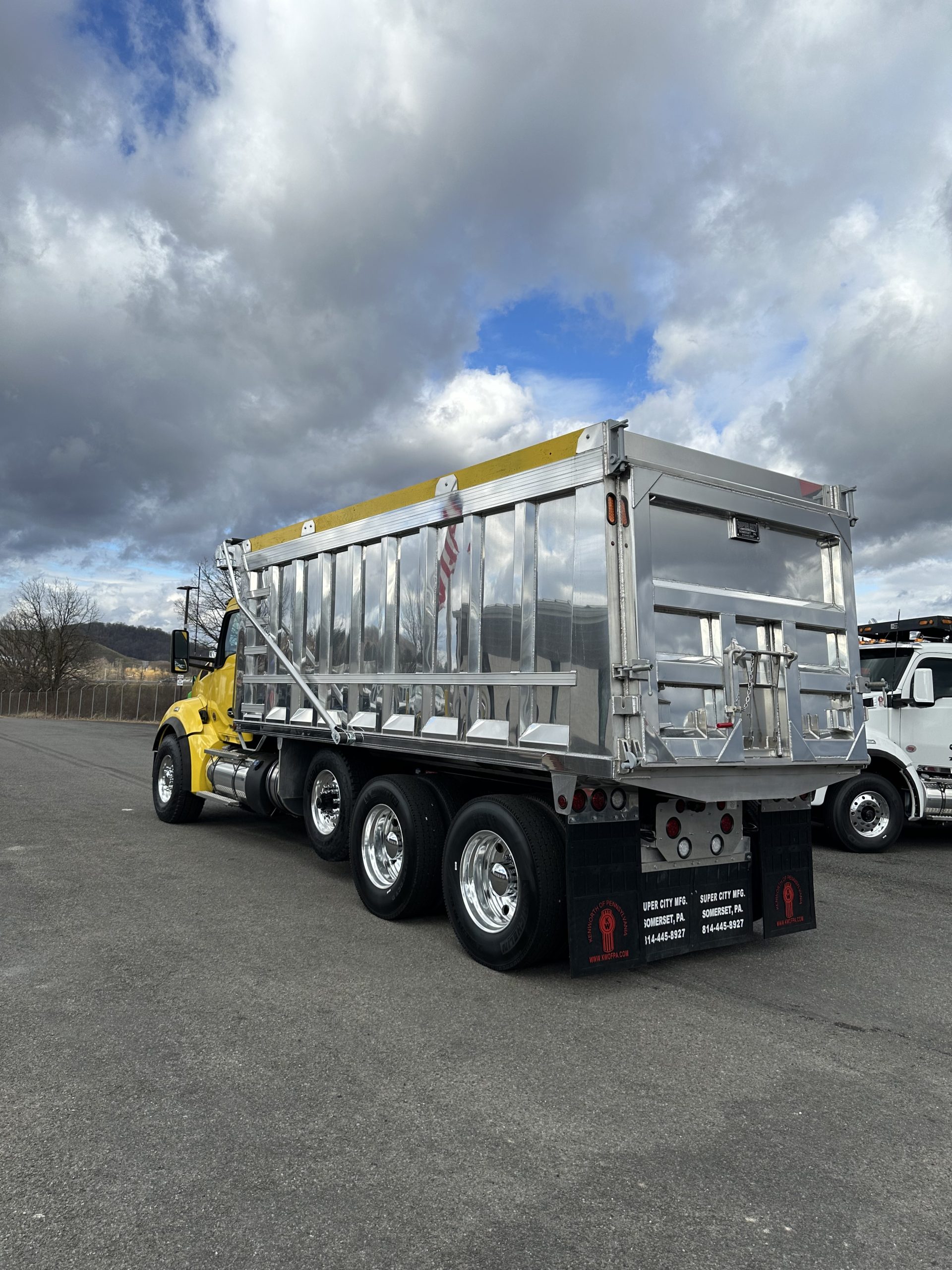 2025 KENWORTH T880 - image 5 of 6