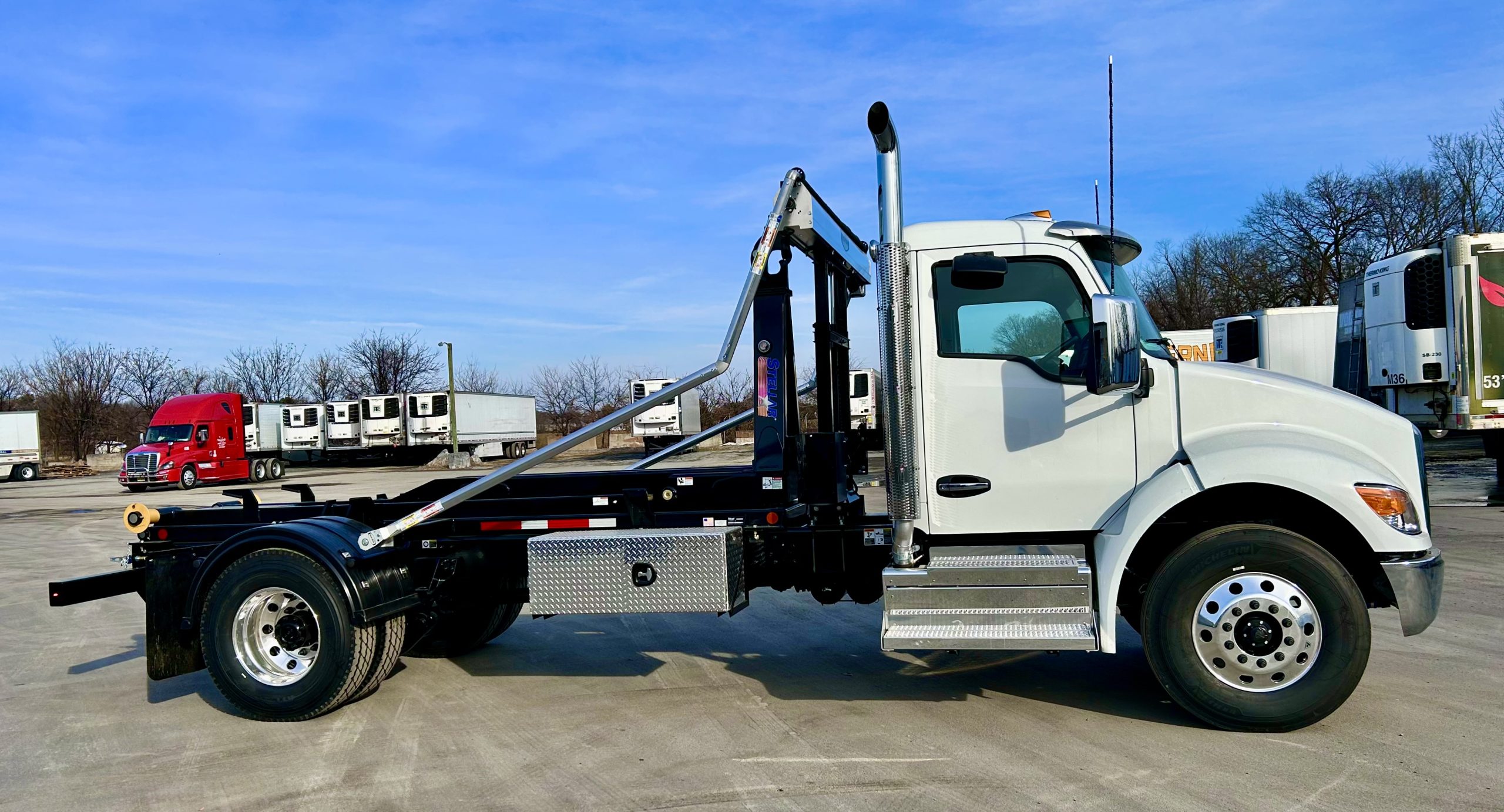 2025 KENWORTH T280 - image 4 of 6