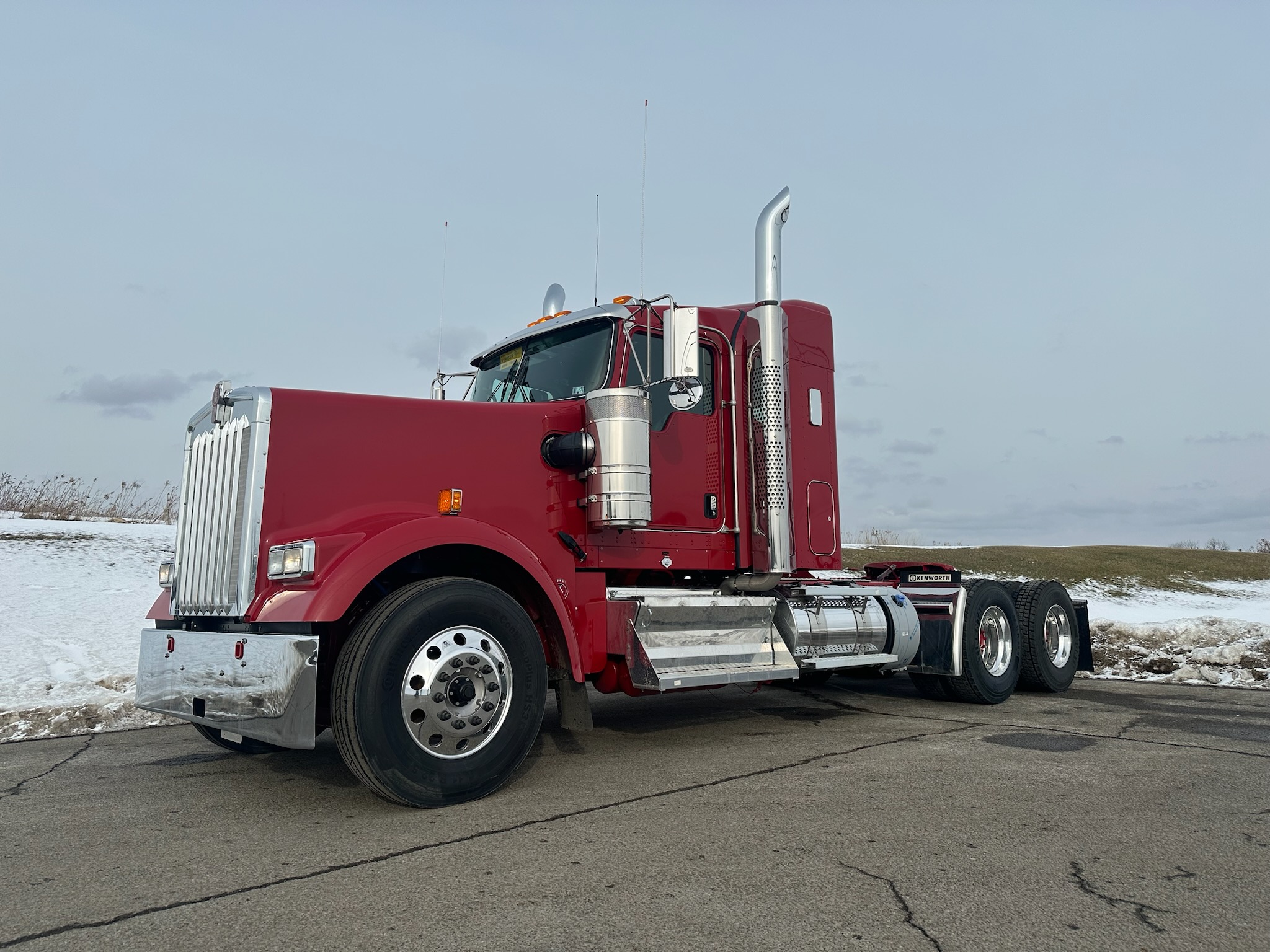 2026 KENWORTH W900L - image 1 of 6