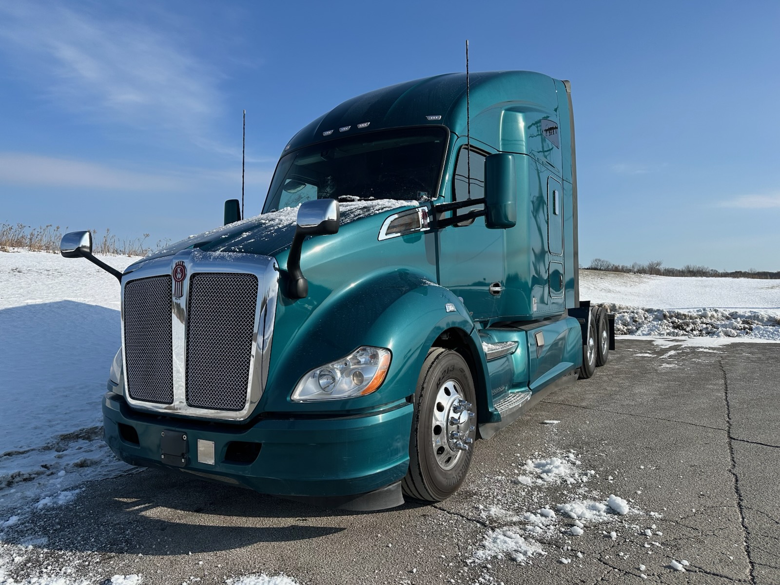 2020 KENWORTH T680 - image 3 of 6