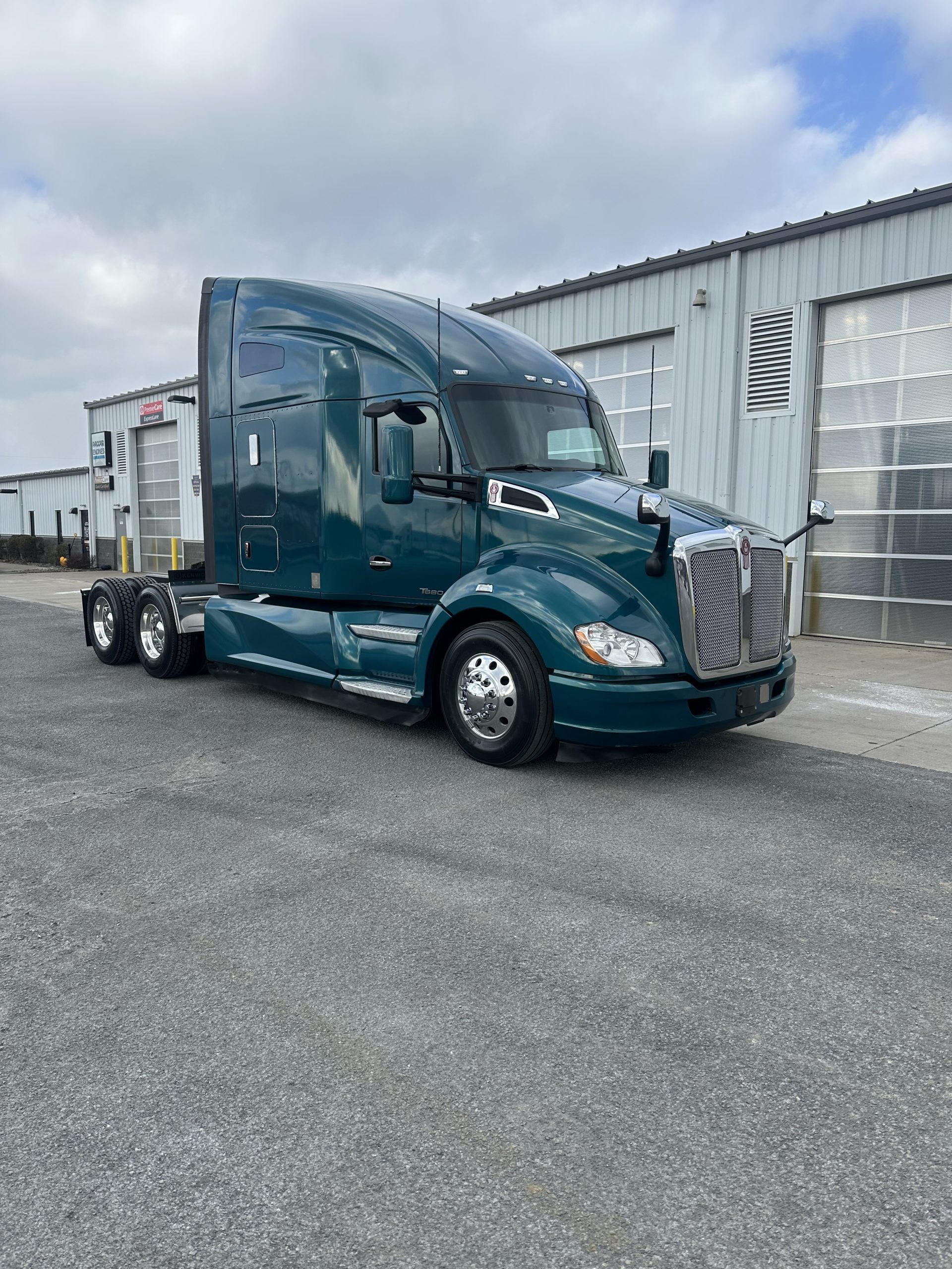 2021 KENWORTH T680 - image 3 of 6