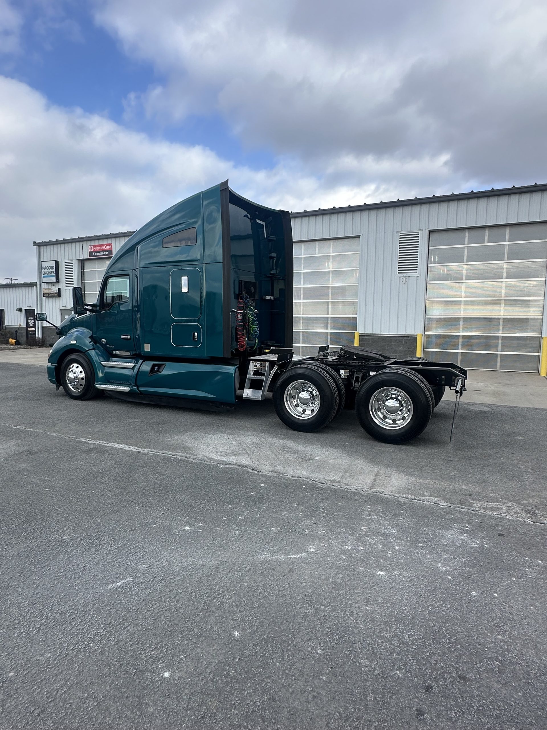 2021 KENWORTH T680 - image 4 of 6