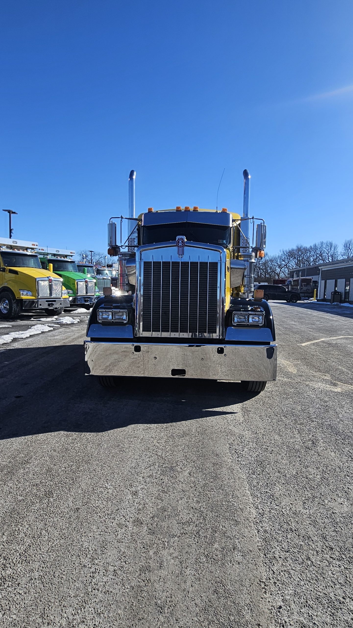 2021 KENWORTH W900L - image 2 of 6