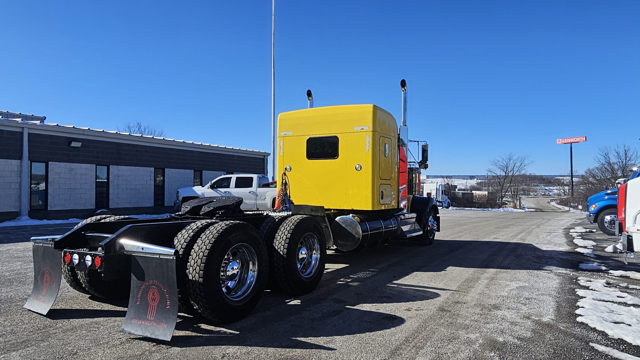 2021 KENWORTH W900L - image 4 of 6