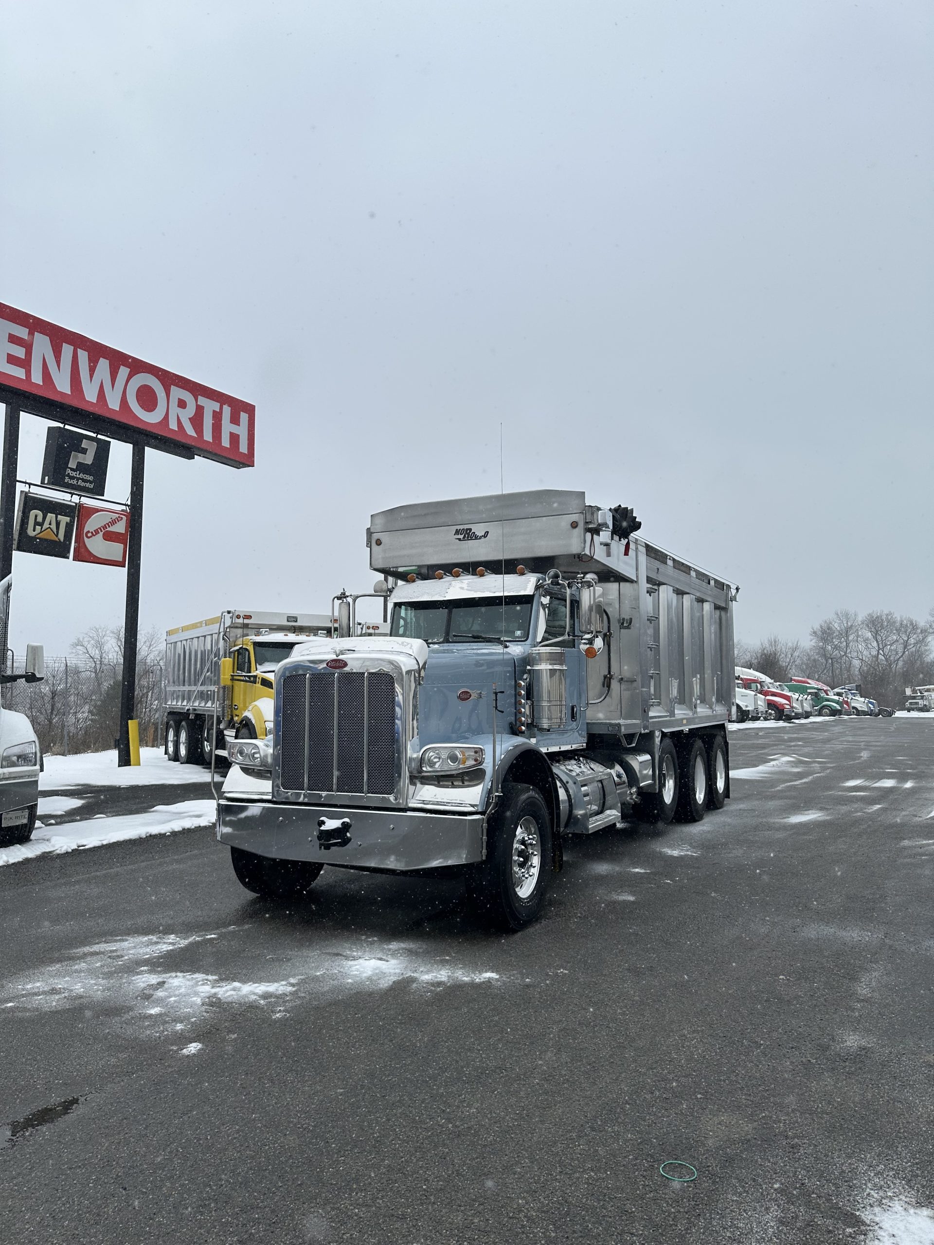 2021 PETERBILT 389 - image 1 of 6