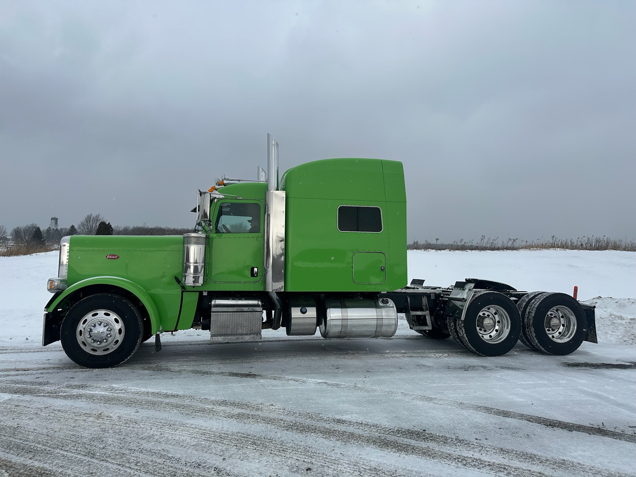 2018 PETERBILT 389 - image 3 of 6