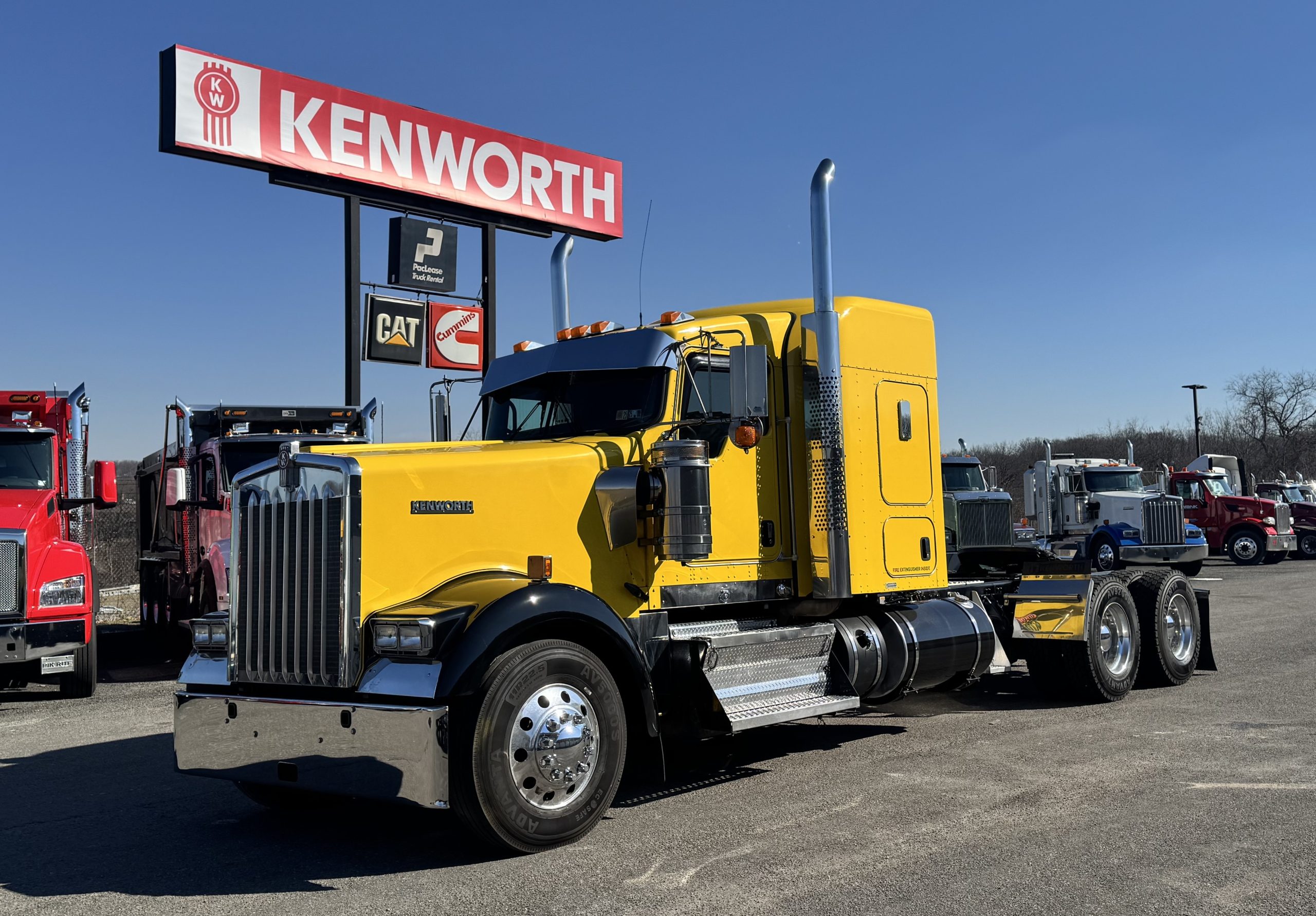 2021 KENWORTH W900L - image 1 of 6