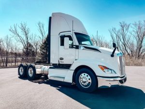 2025 KENWORTH T680 KC160763-01